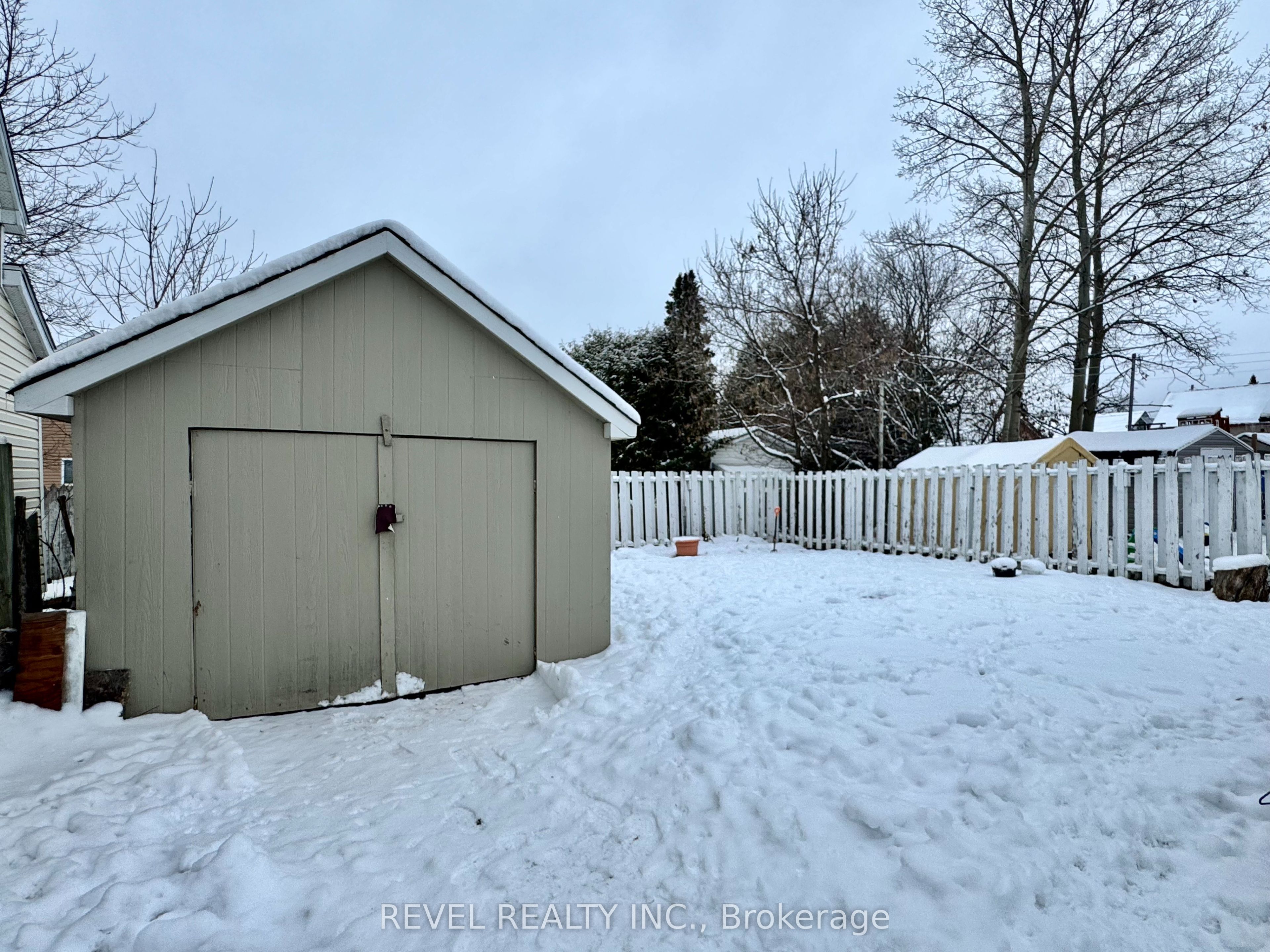 54 Windsor Avenue, Timmins, ON P4N 3A9 photo 2