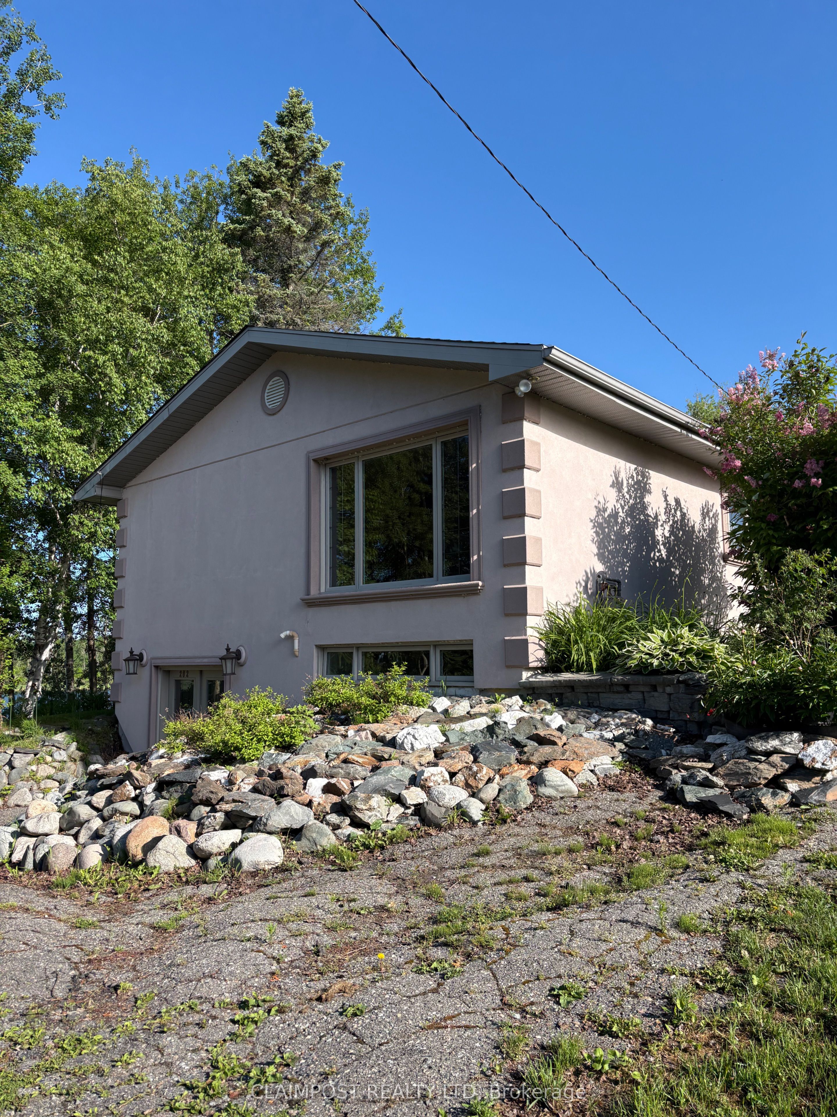 202 Earl Street W, Timmins, ON P0N 1C0