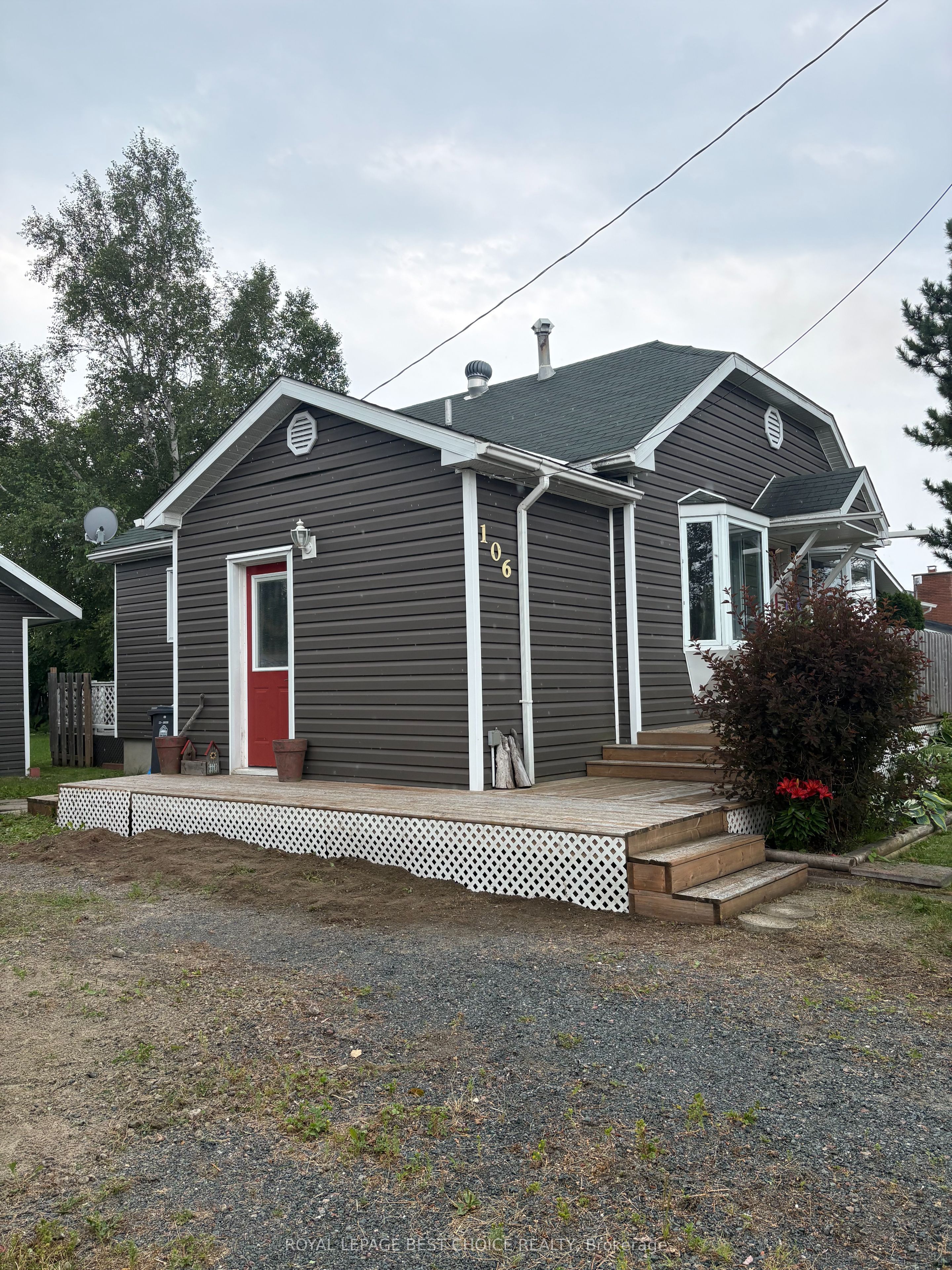 106 King Street W, Englehart, ON P0J 1H0 photo 3