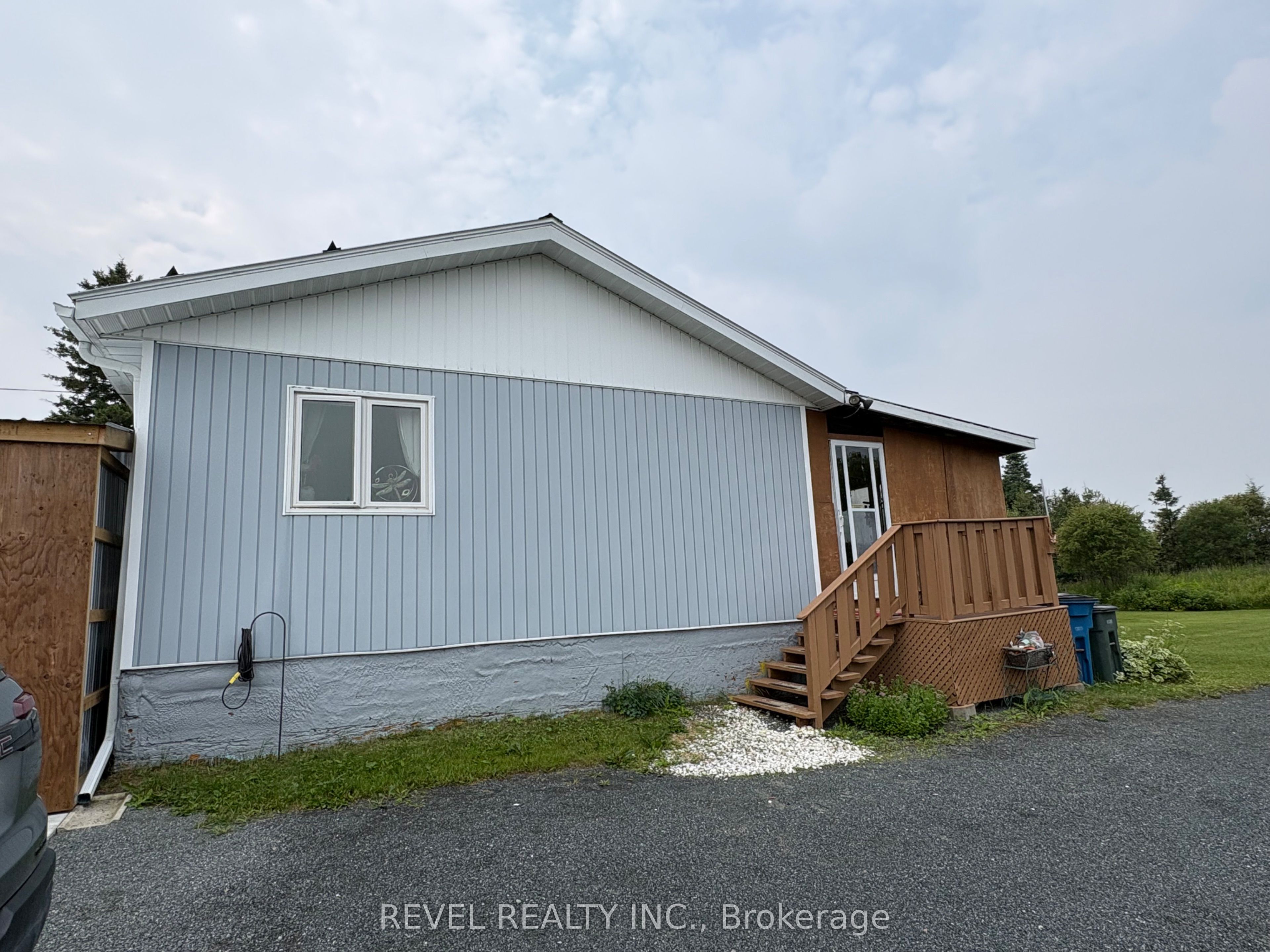 253 Highway 11 Highway S, Cochrane, ON P0L 1C0 photo 3