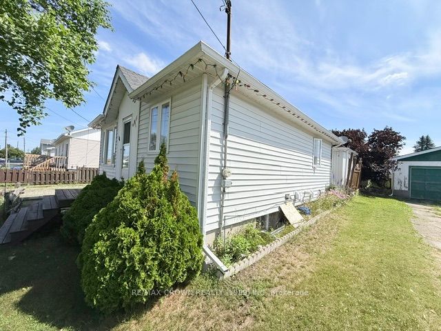 16 Ontario Street, Kapuskasing, ON P5N 2J5 photo 4