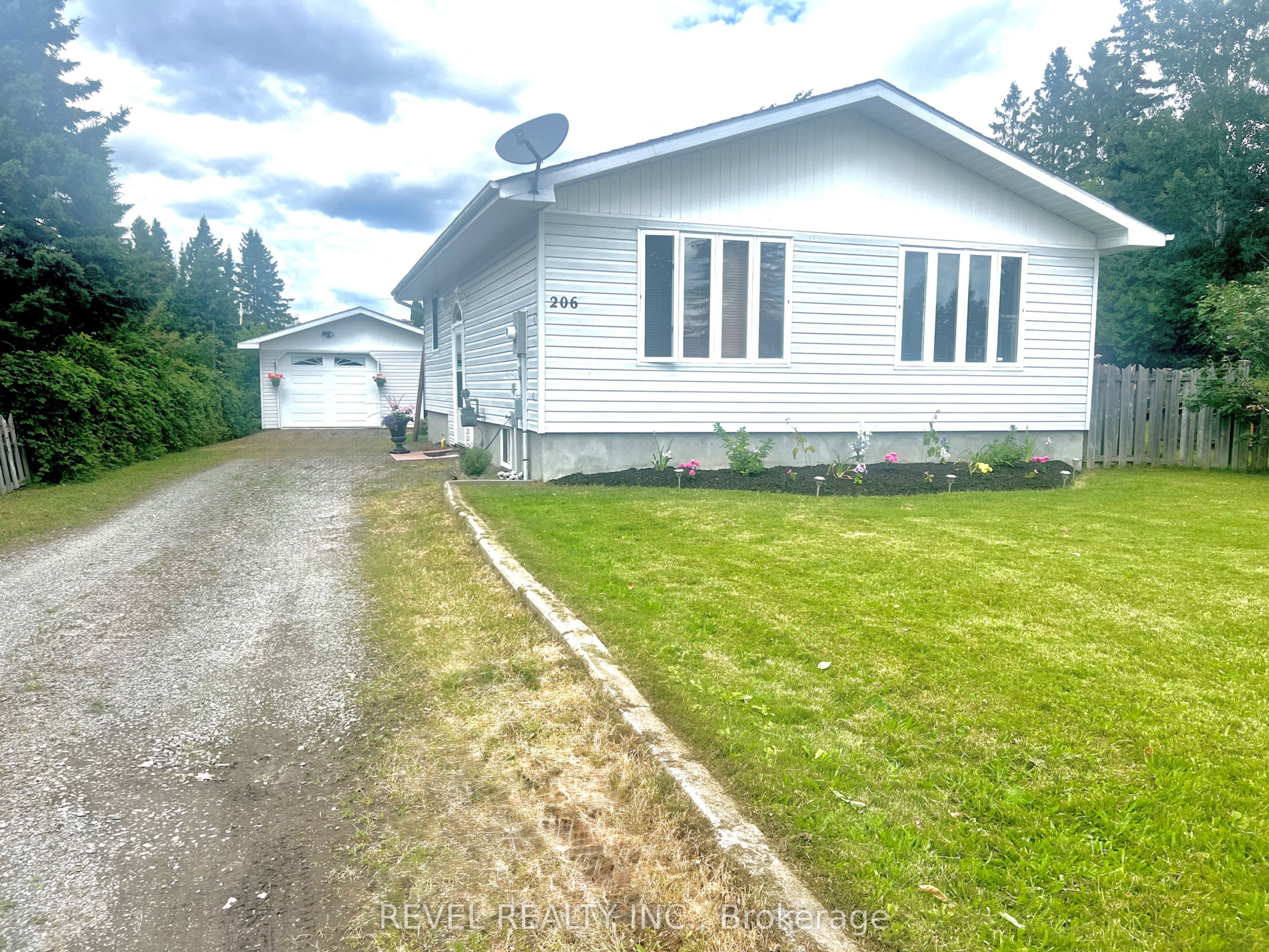 206 Duke Street W, Timmins, ON P0N 1C0
