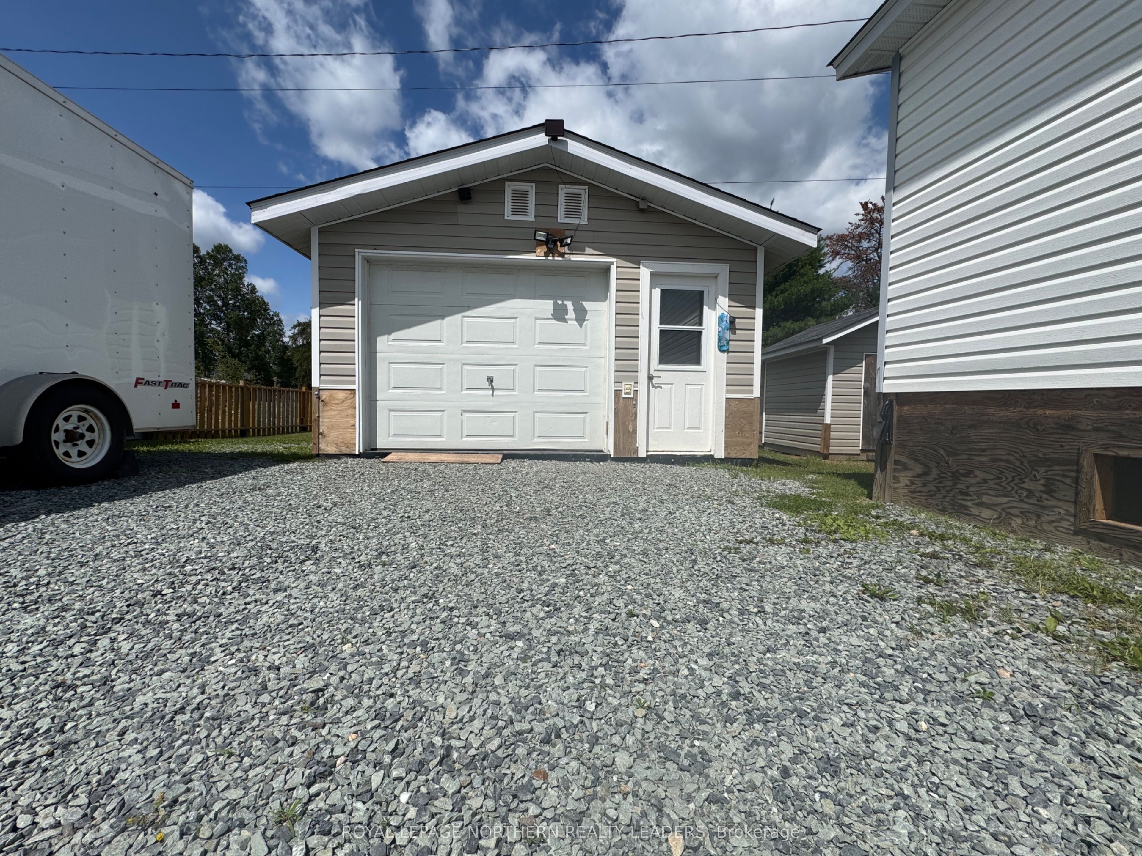 14 Renard Road, Timmins, ON P4R 0E6 photo 2