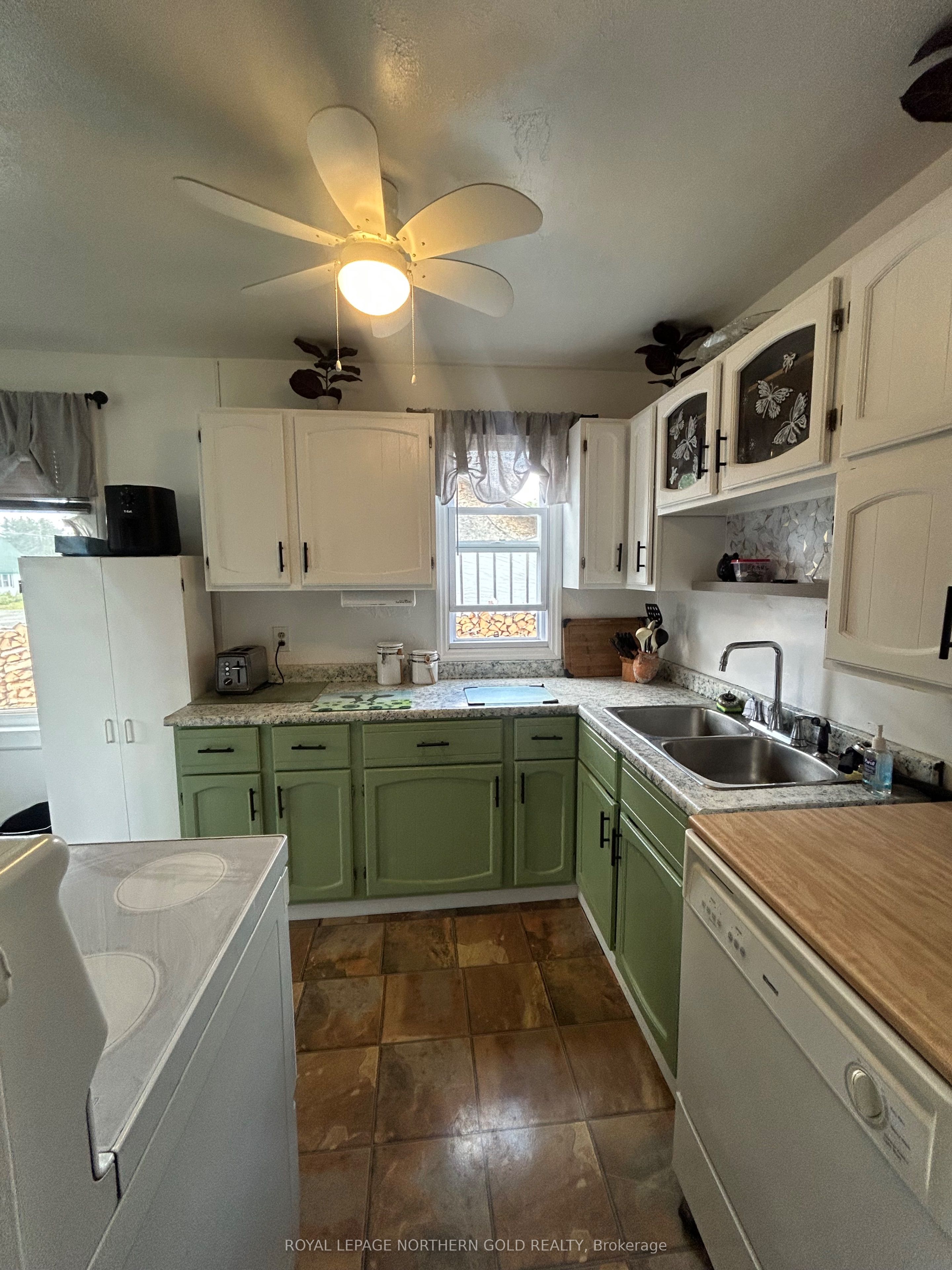 4 Twentyeighth Street, McGarry, ON P0K 1X0 photo 4