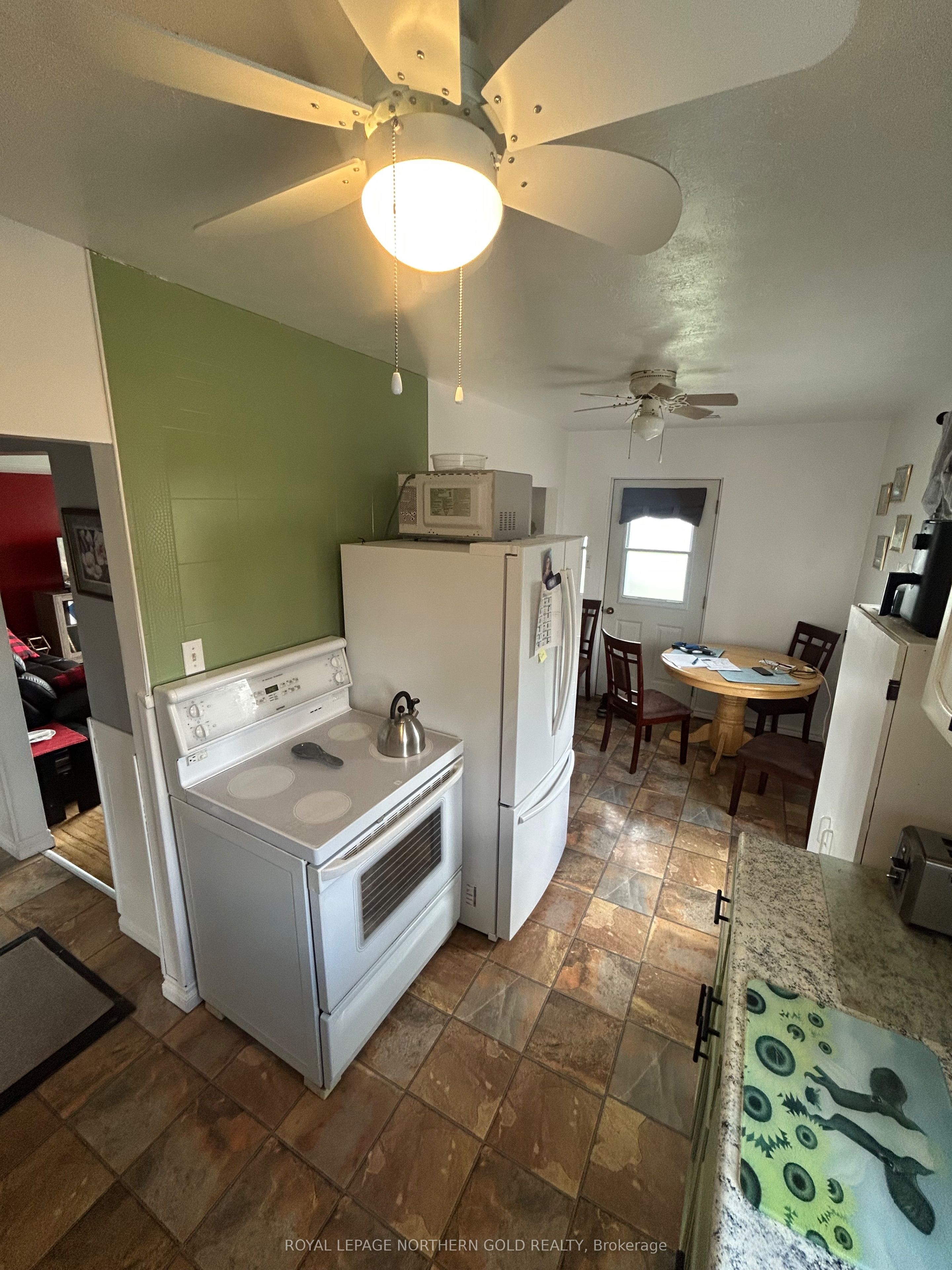 4 Twentyeighth Street, McGarry, ON P0K 1X0 photo 5
