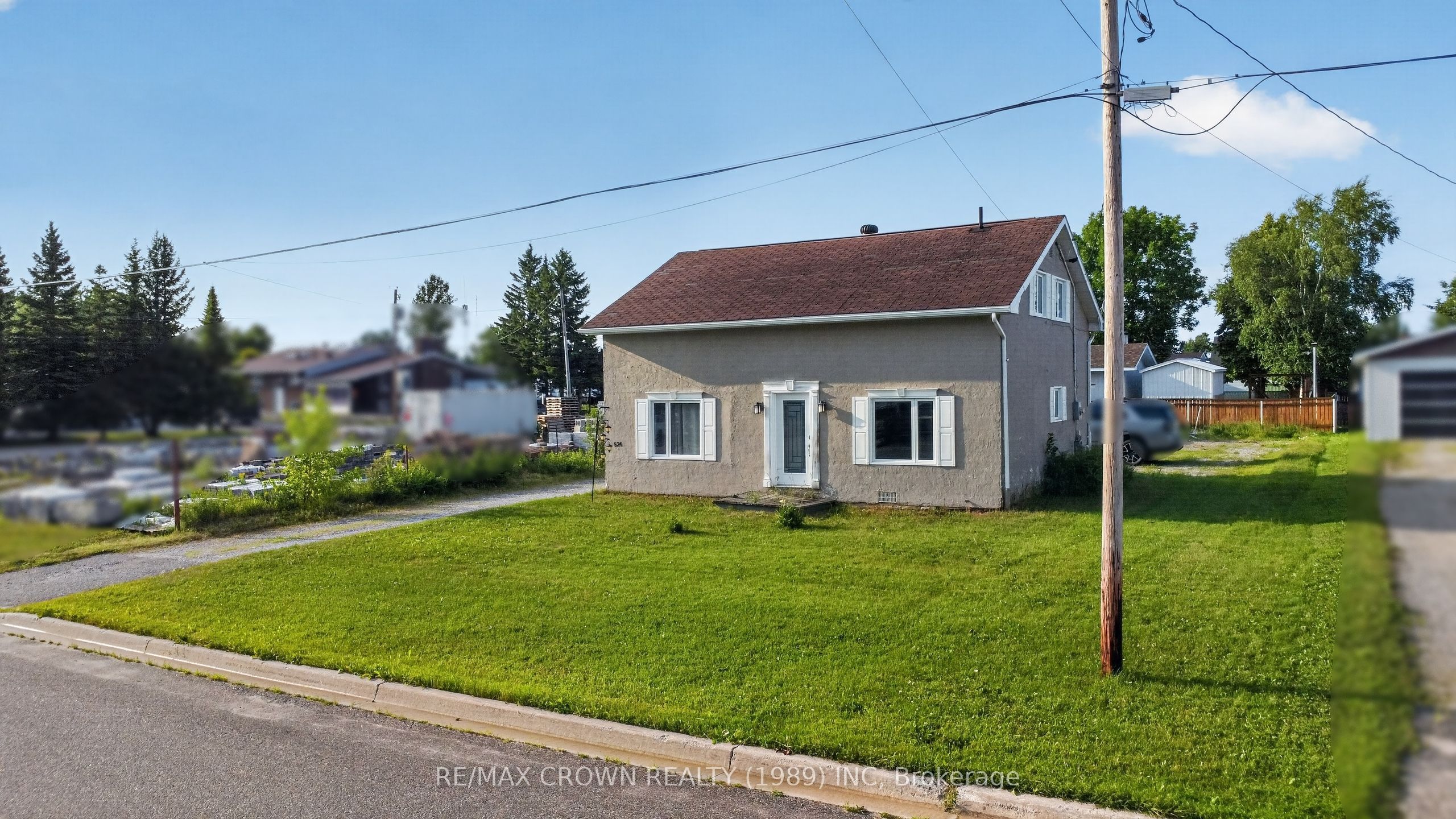 524 Kitchener Street, Hearst, ON P0L 1N0 photo 2