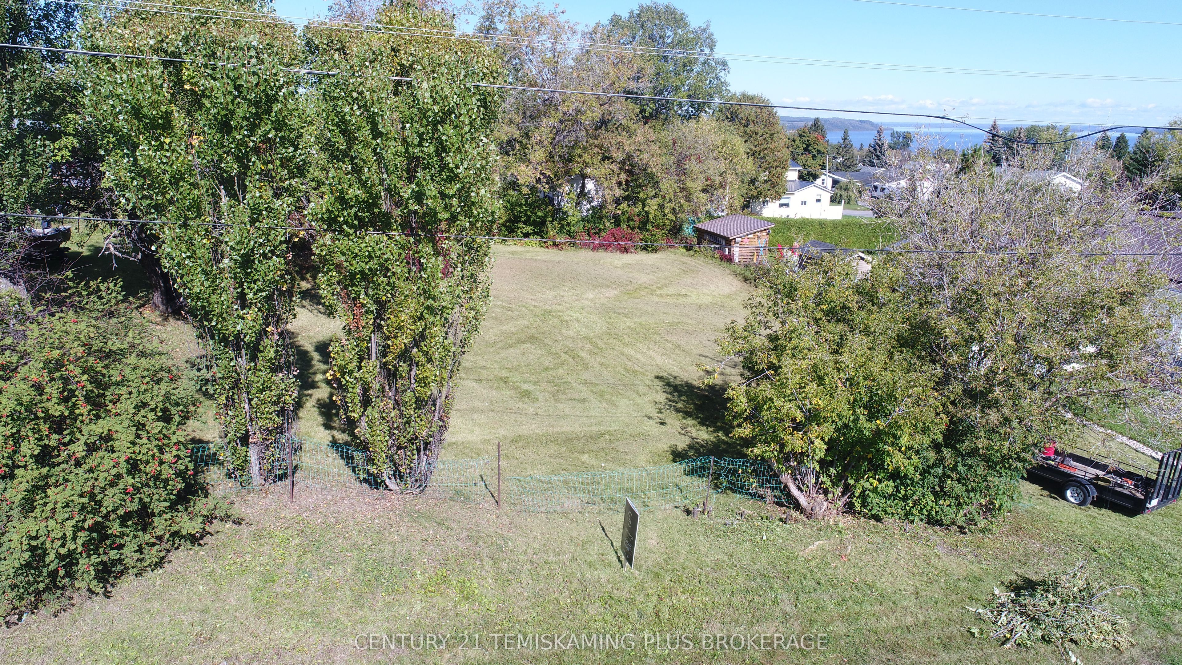 141-142 Algonquin Drive, Temiskaming Shores, ON P0J 1K0 photo 2