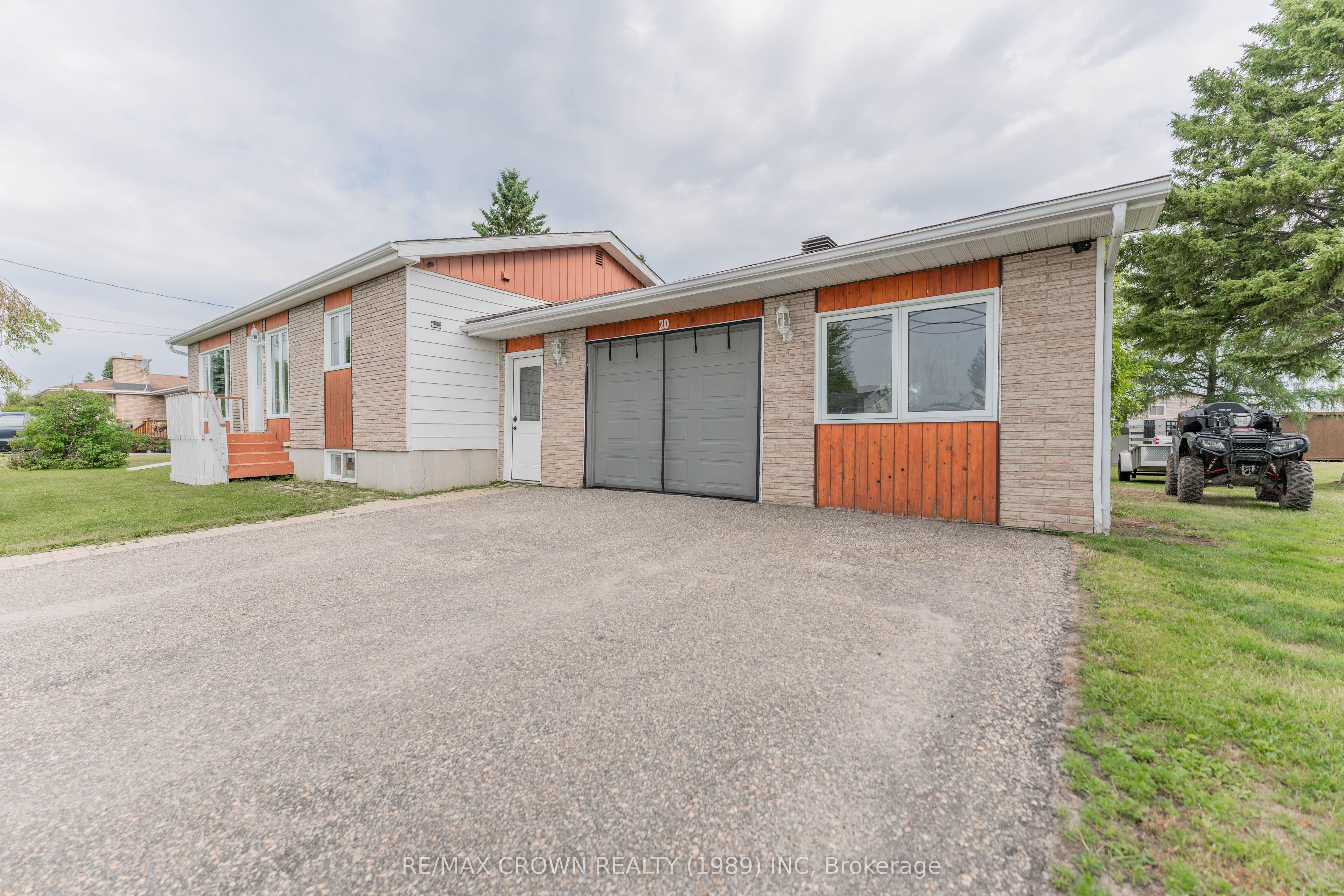 20 Municipale Street, Val Rita-Harty, ON P0L 2G0 photo 2