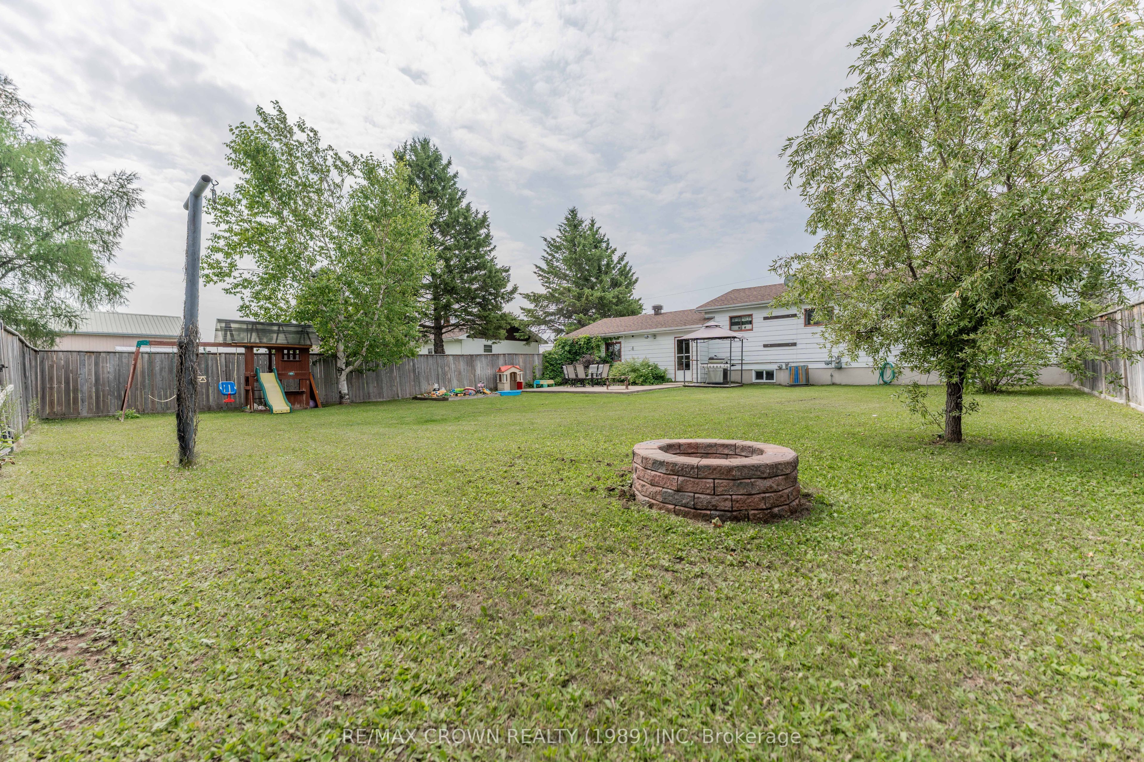 20 Municipale Street, Val Rita-Harty, ON P0L 2G0 photo 5