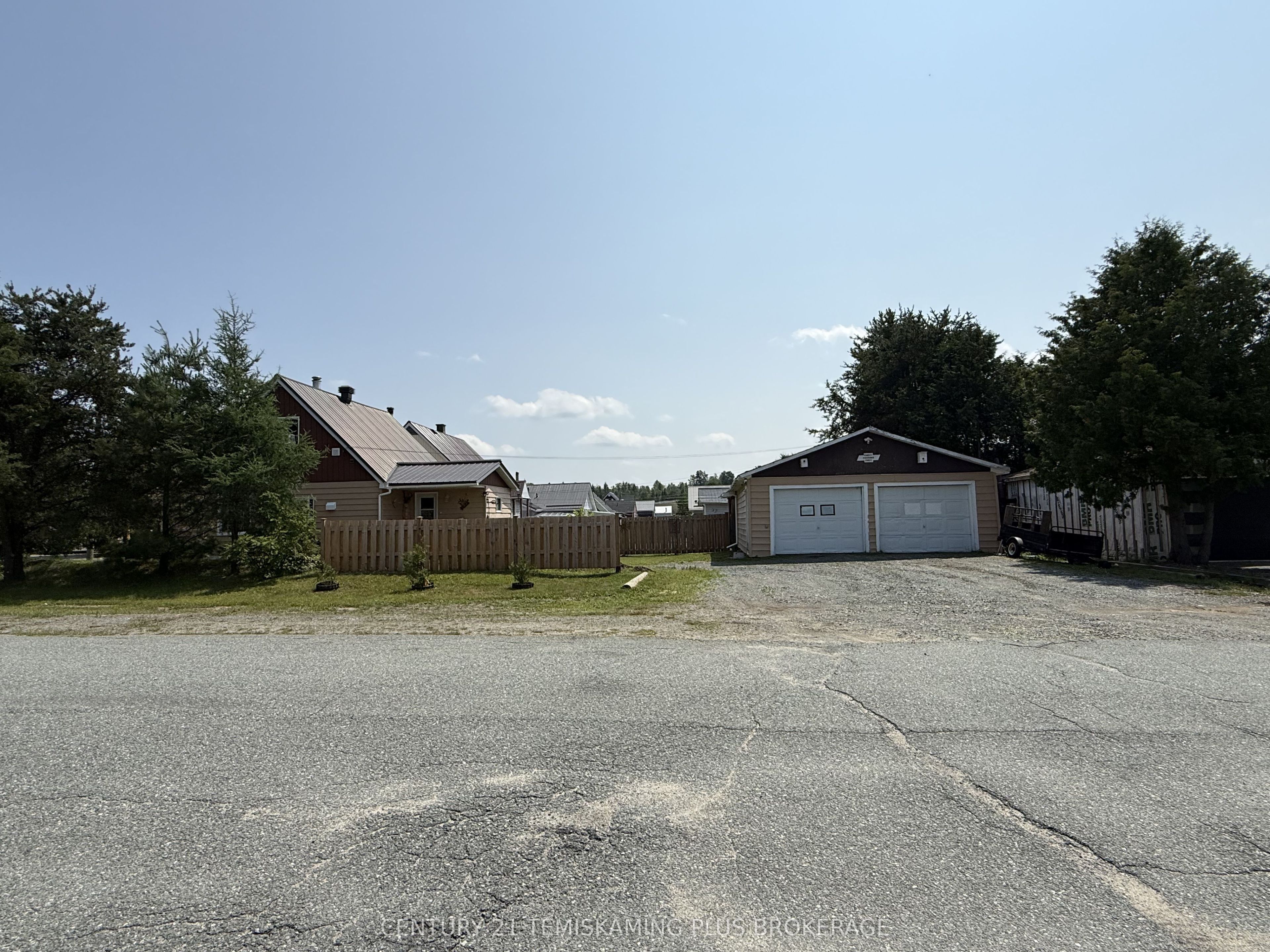 19 Twentyeighth Street, McGarry, ON P0K 1X0 photo 2