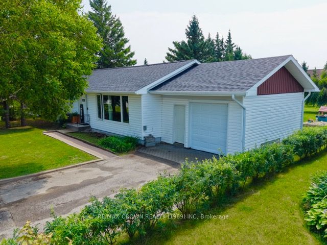1305 Alexandra Street, Hearst, ON P0L 1N0 photo 2
