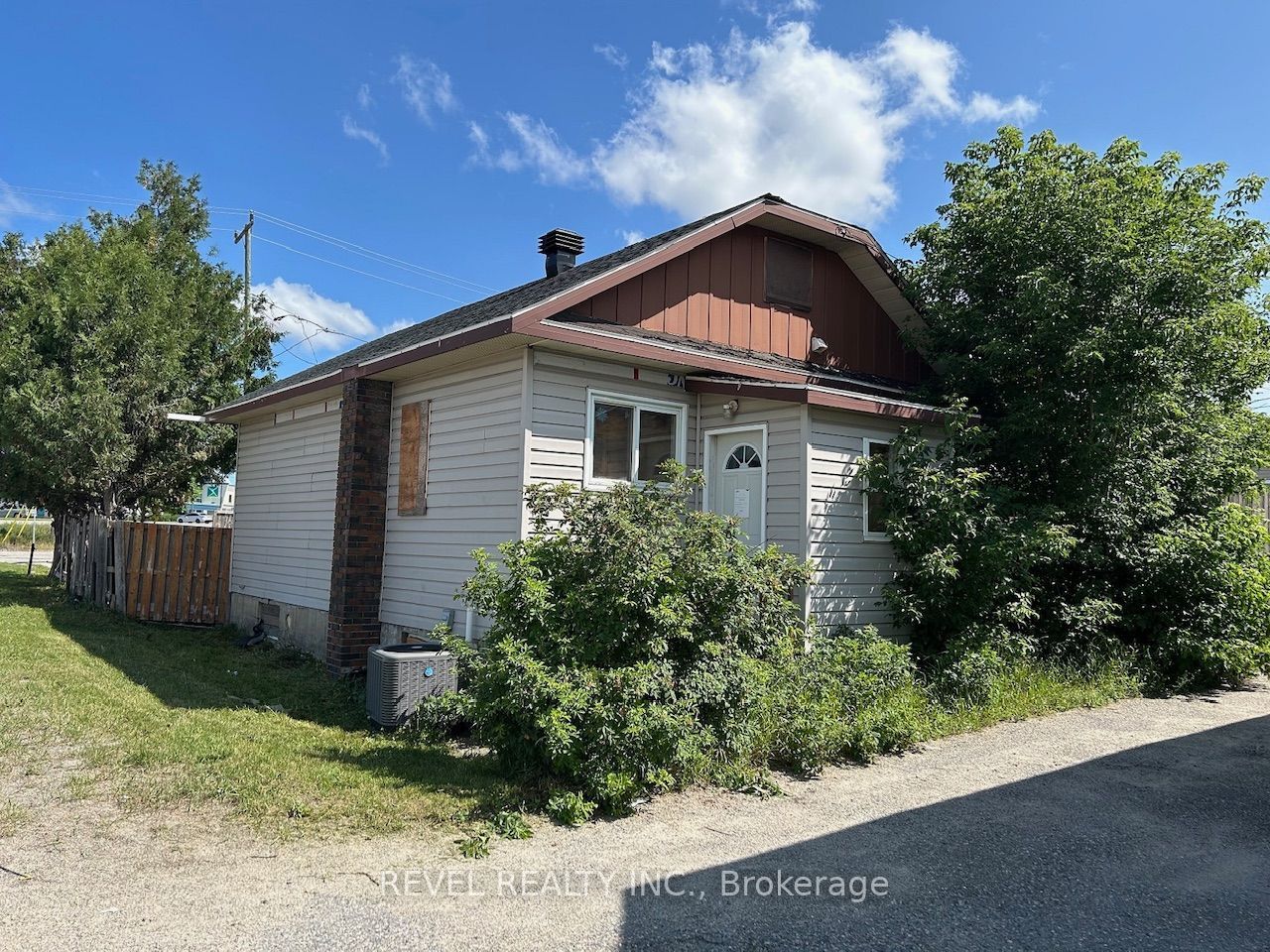 331 Lang Avenue, Timmins, ON P4N 1H7 photo 2