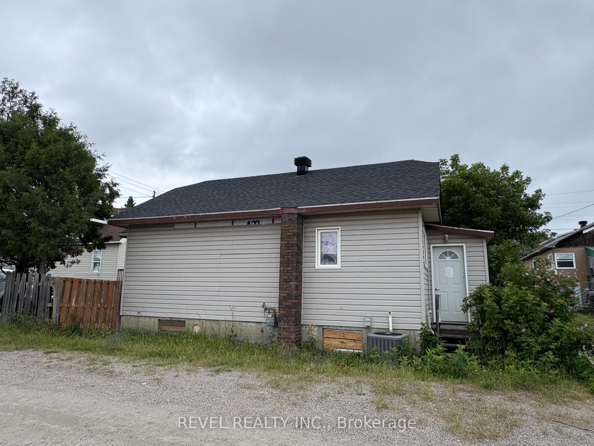331 Lang Avenue, Timmins, ON P4N 1H7 photo 3