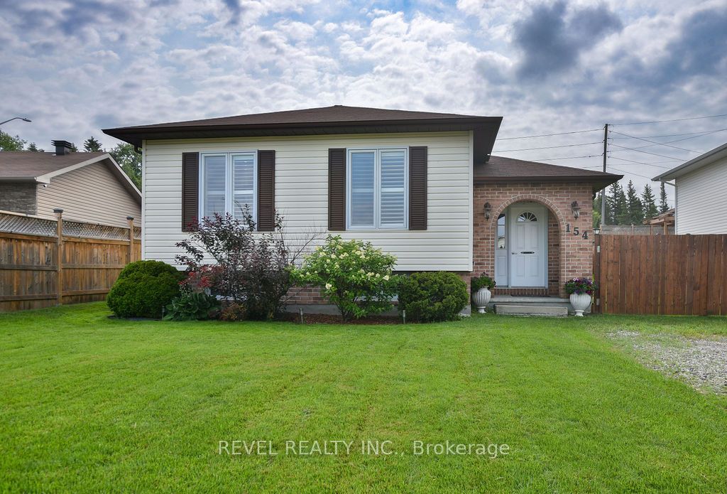 154 Blahey Court, Timmins, ON P4N 8L9 photo 2