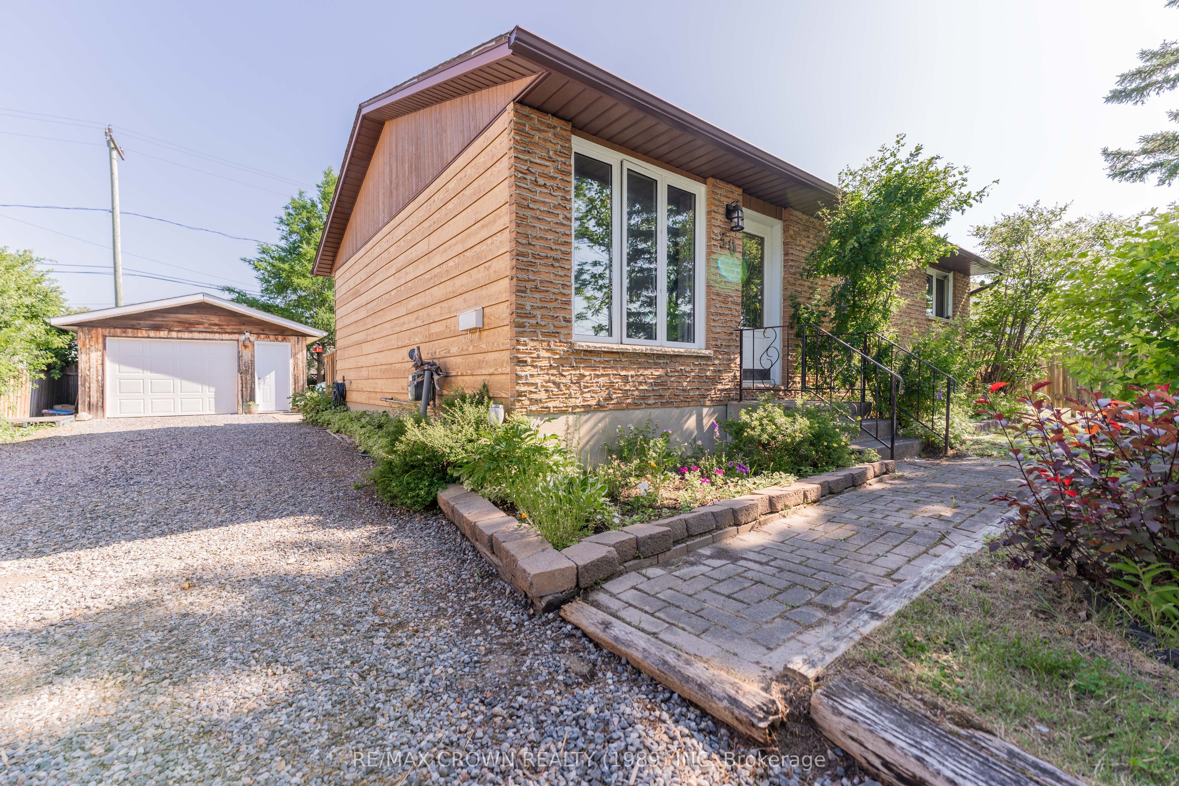 30 Hazel Street, Kapuskasing, ON P5N 2Z6 photo 2