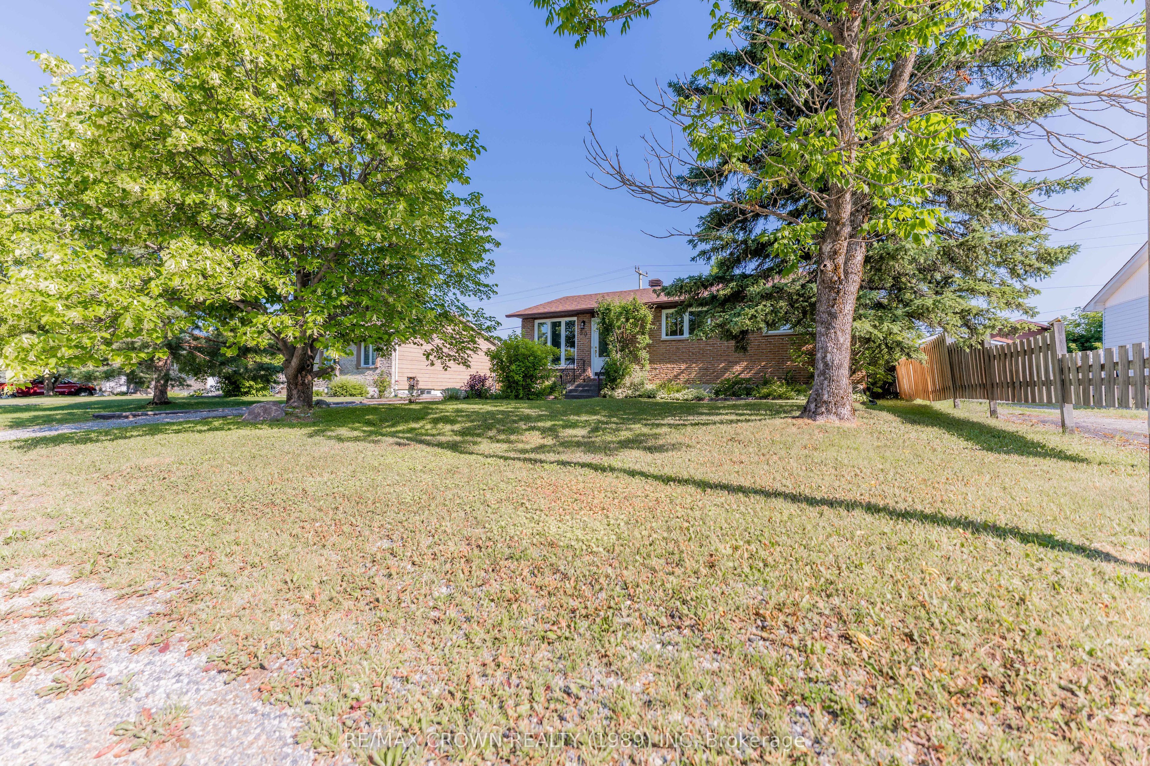 30 Hazel Street, Kapuskasing, ON P5N 2Z6 photo 3