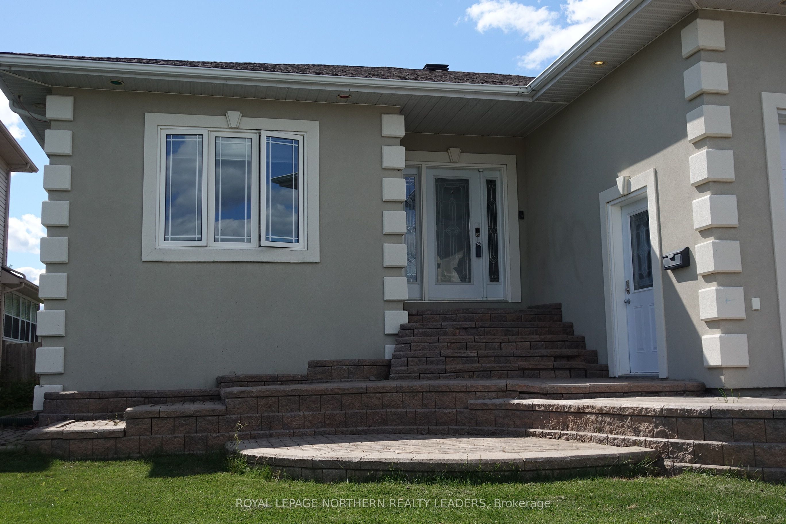 85 Majestic Drive, Timmins, ON P4R 1N6 photo 2