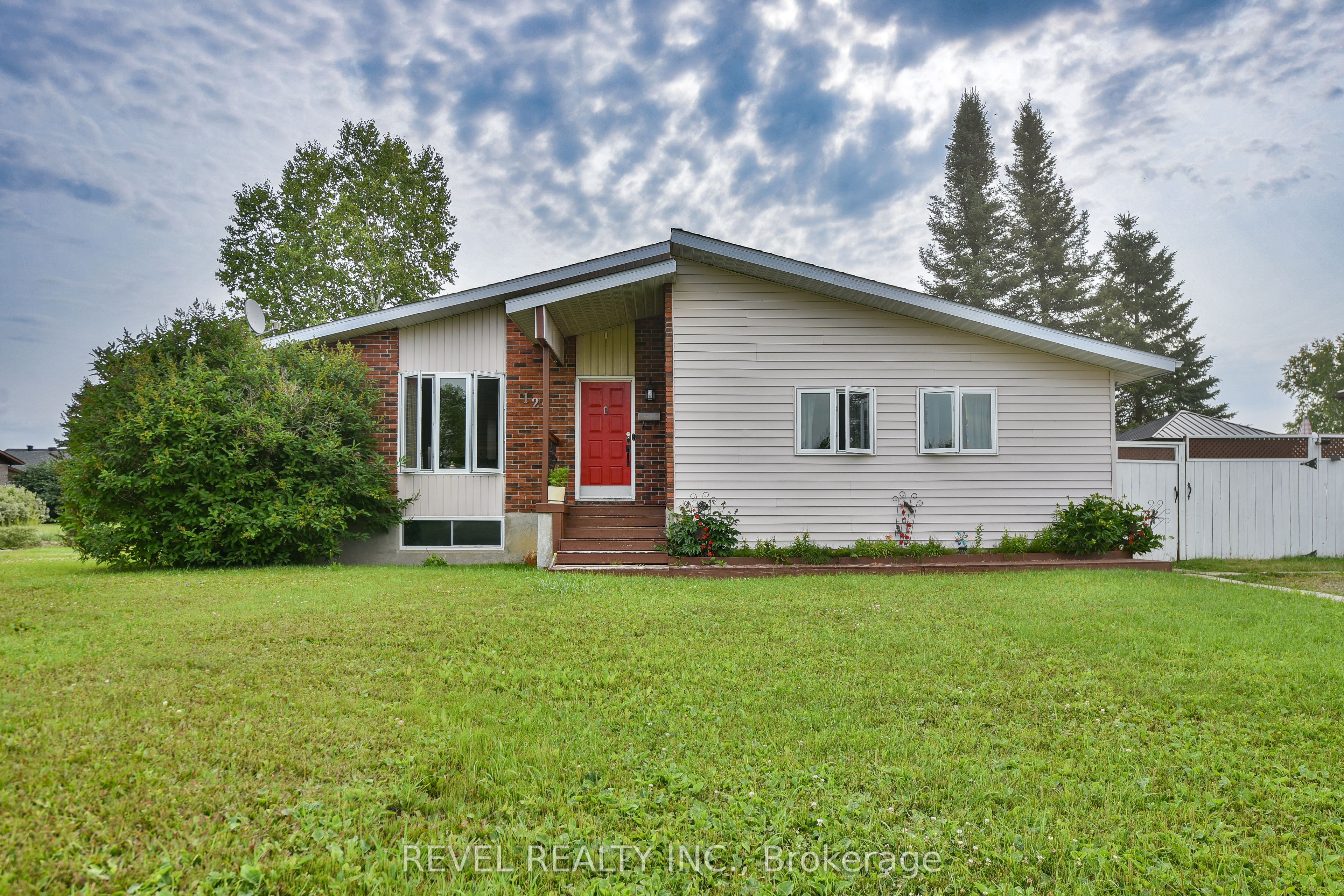 127 Spillenaar Street, Timmins, ON P0N 1H0