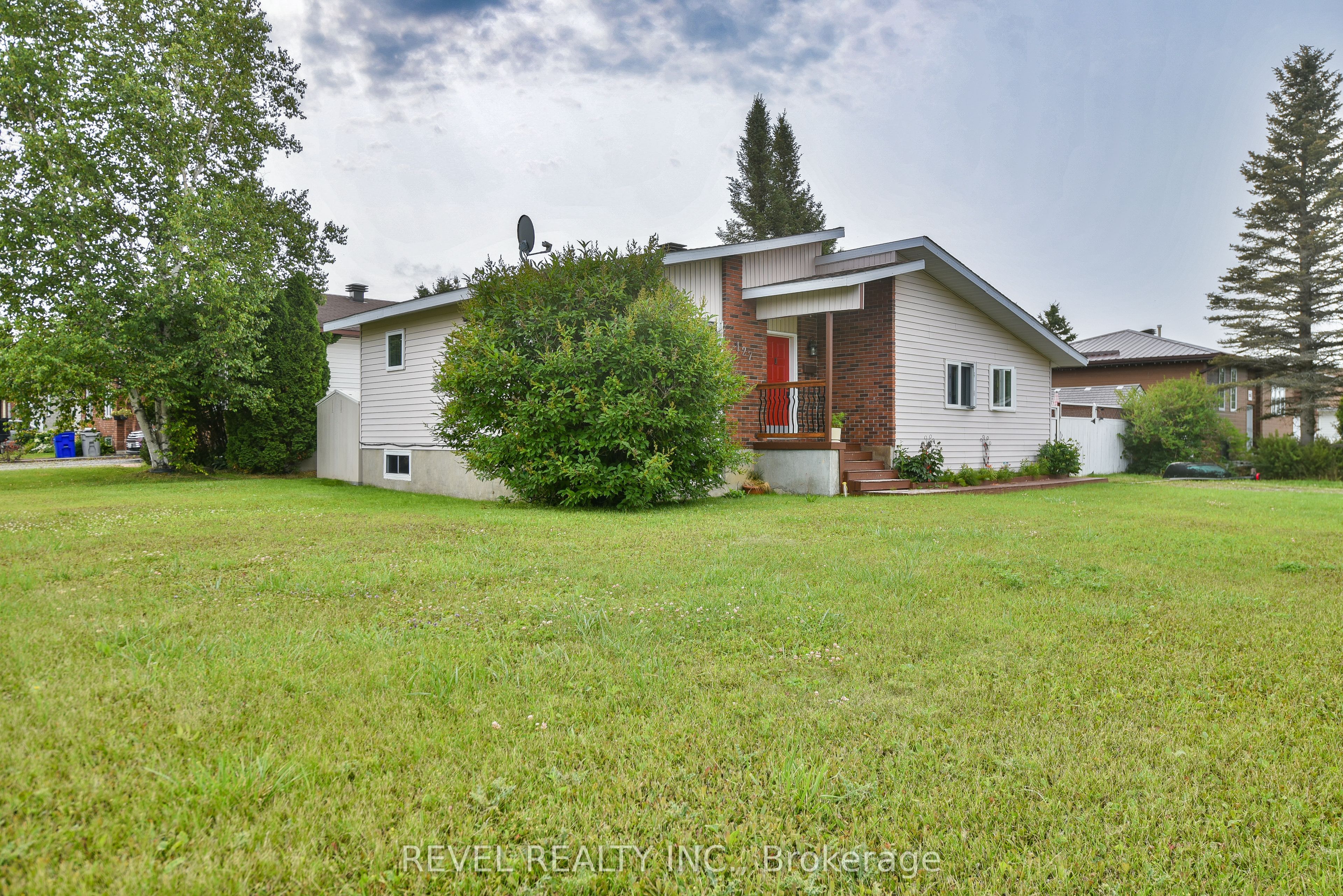 127 Spillenaar Street, Timmins, ON P0N 1H0 photo 3
