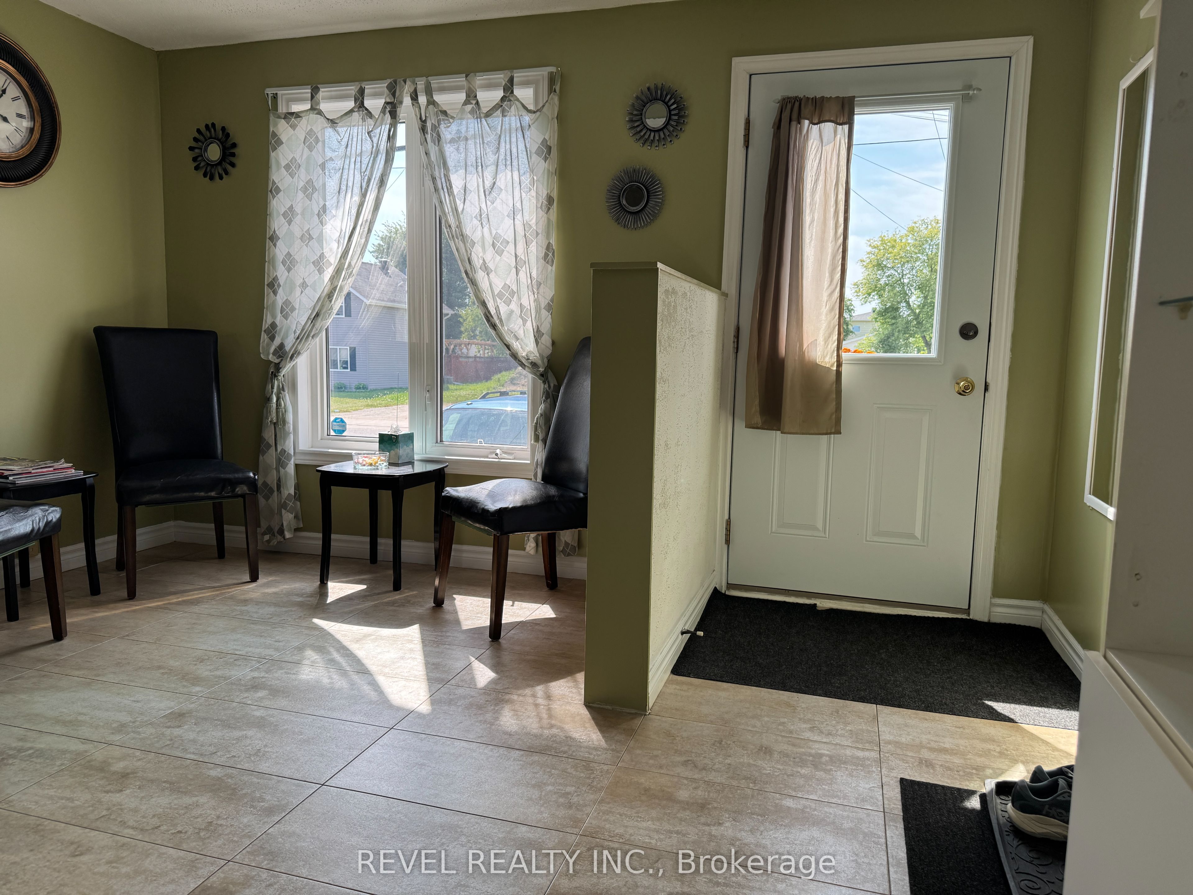 214 Birch Street S, Timmins, ON P4N 2B1 photo 3