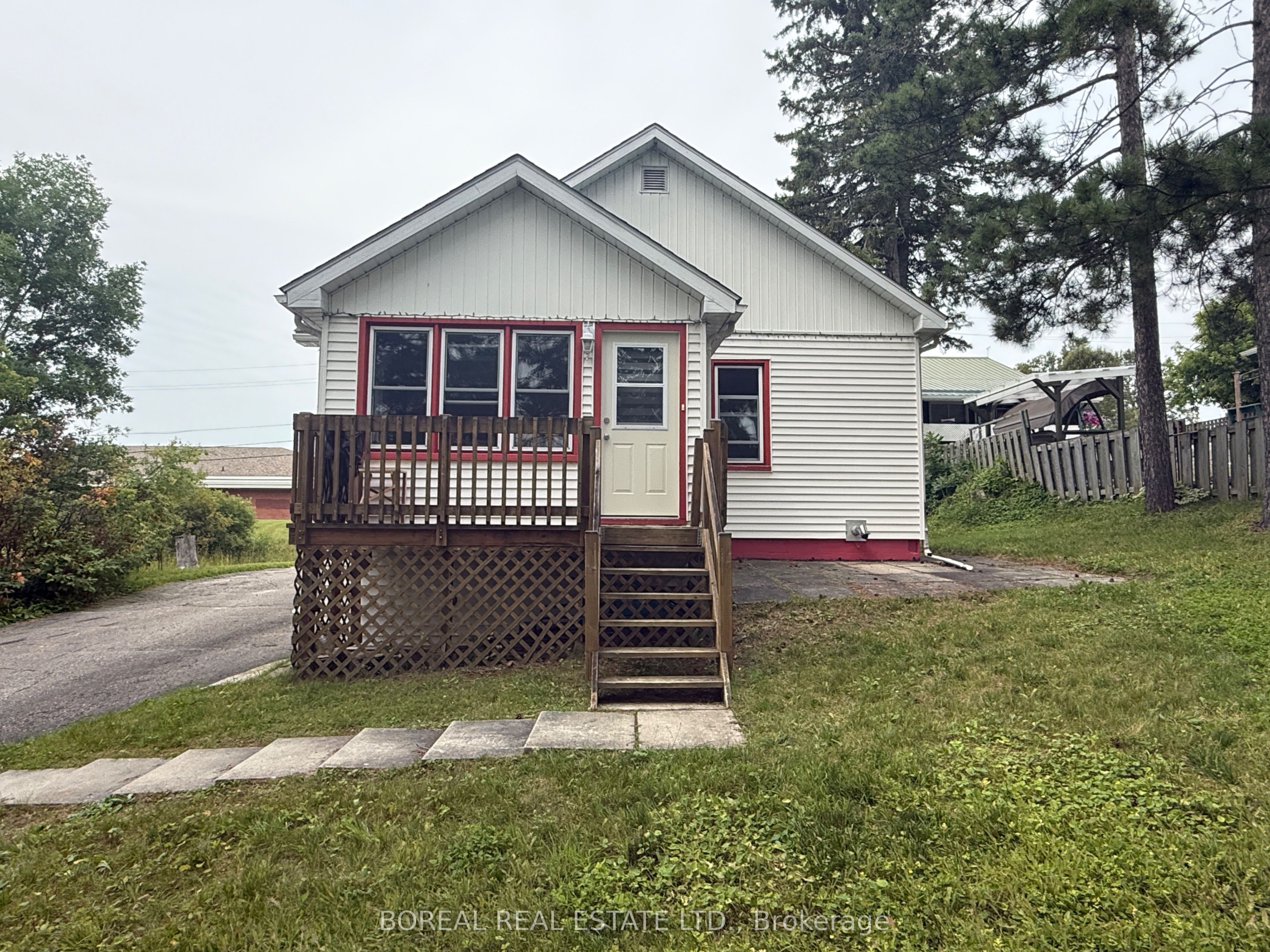 357 Fifth Avenue, Cochrane, ON P0L 1C0 photo 2