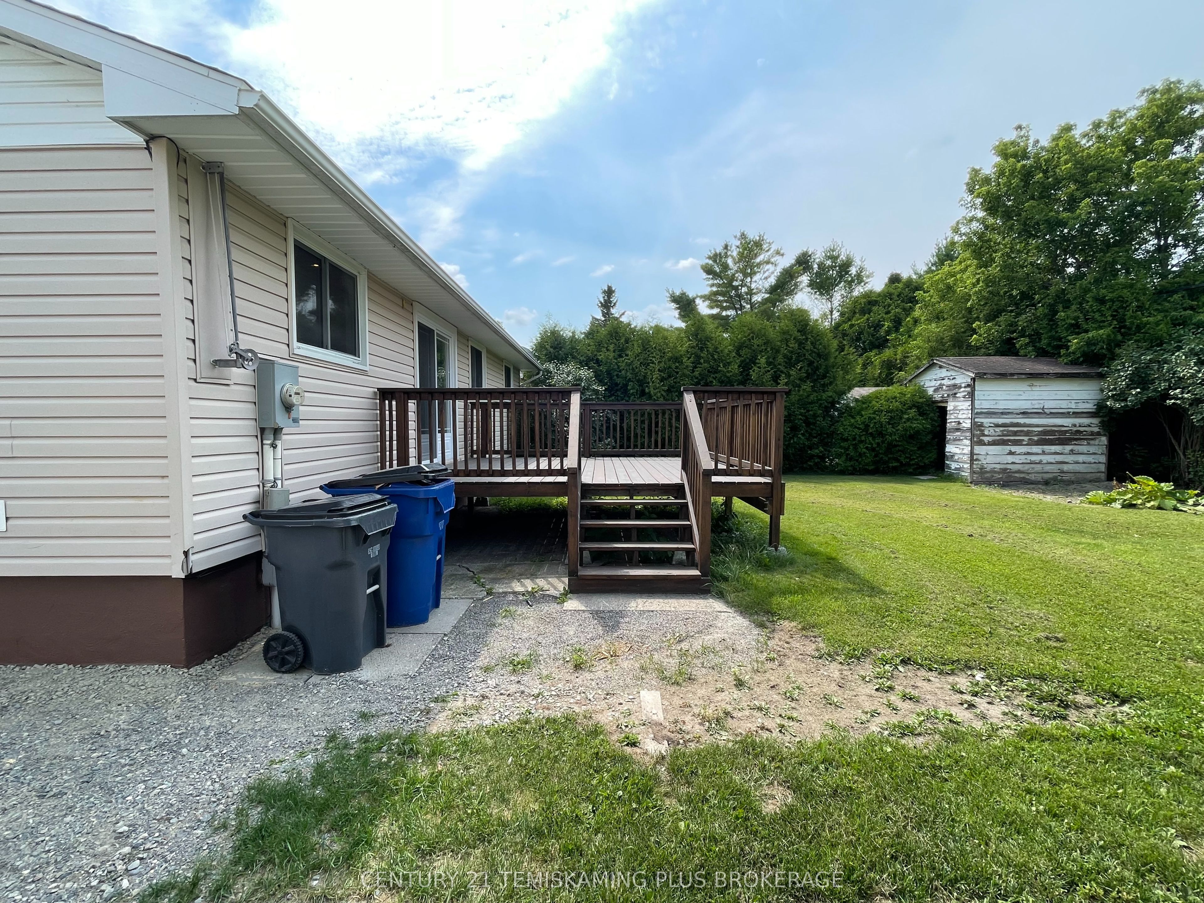 225 Hessle Avenue, Temiskaming Shores, ON P0J 1P0 photo 4
