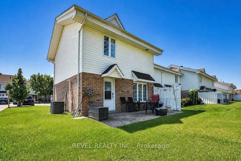 630 Lonergan Boulevard 205, Timmins, ON P4P 1H3 photo 3