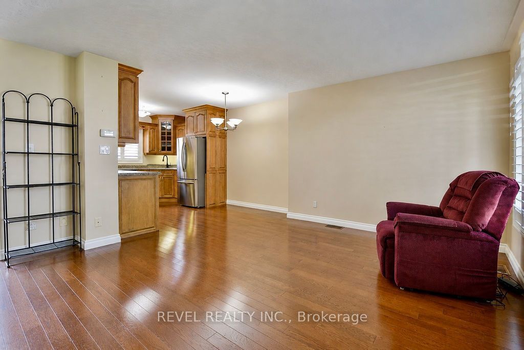 630 Lonergan Boulevard 205, Timmins, ON P4P 1H3 photo 4