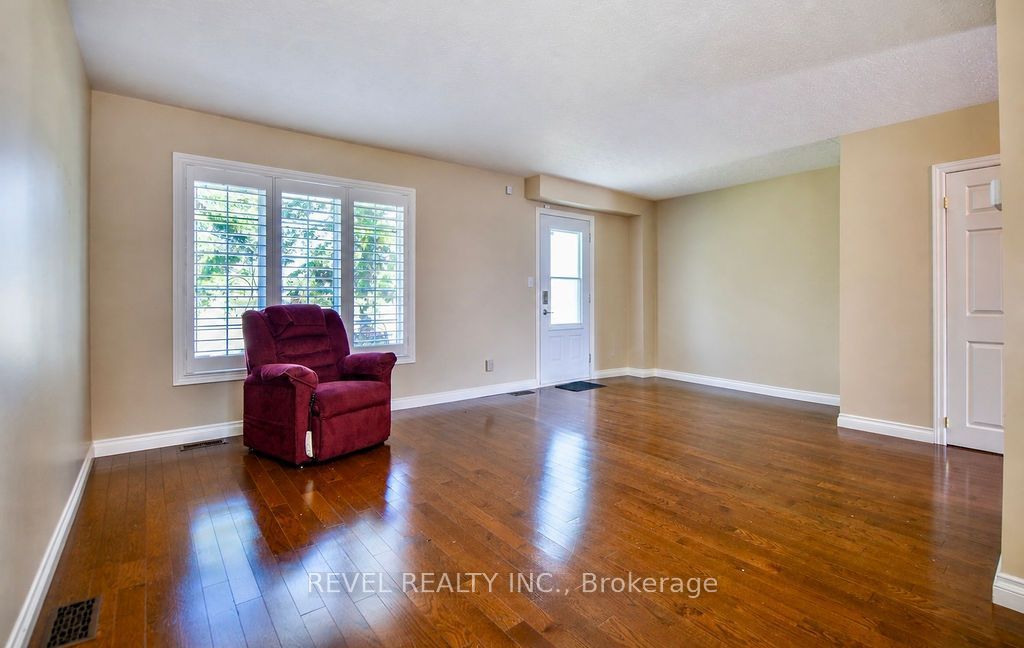 630 Lonergan Boulevard 205, Timmins, ON P4P 1H3 photo 5