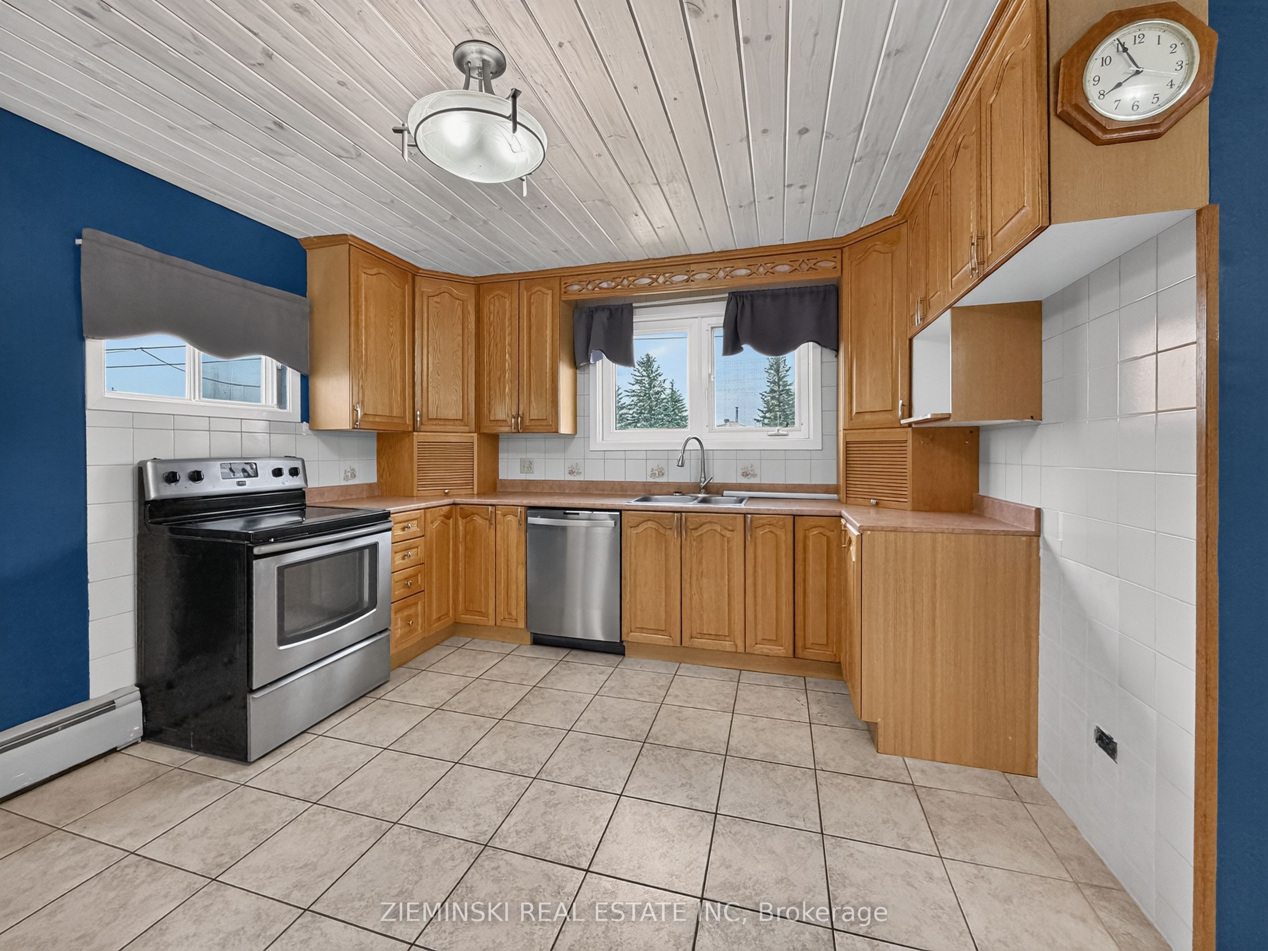 208 Marion Street, Iroquois Falls, ON P0K 1G0 photo 3