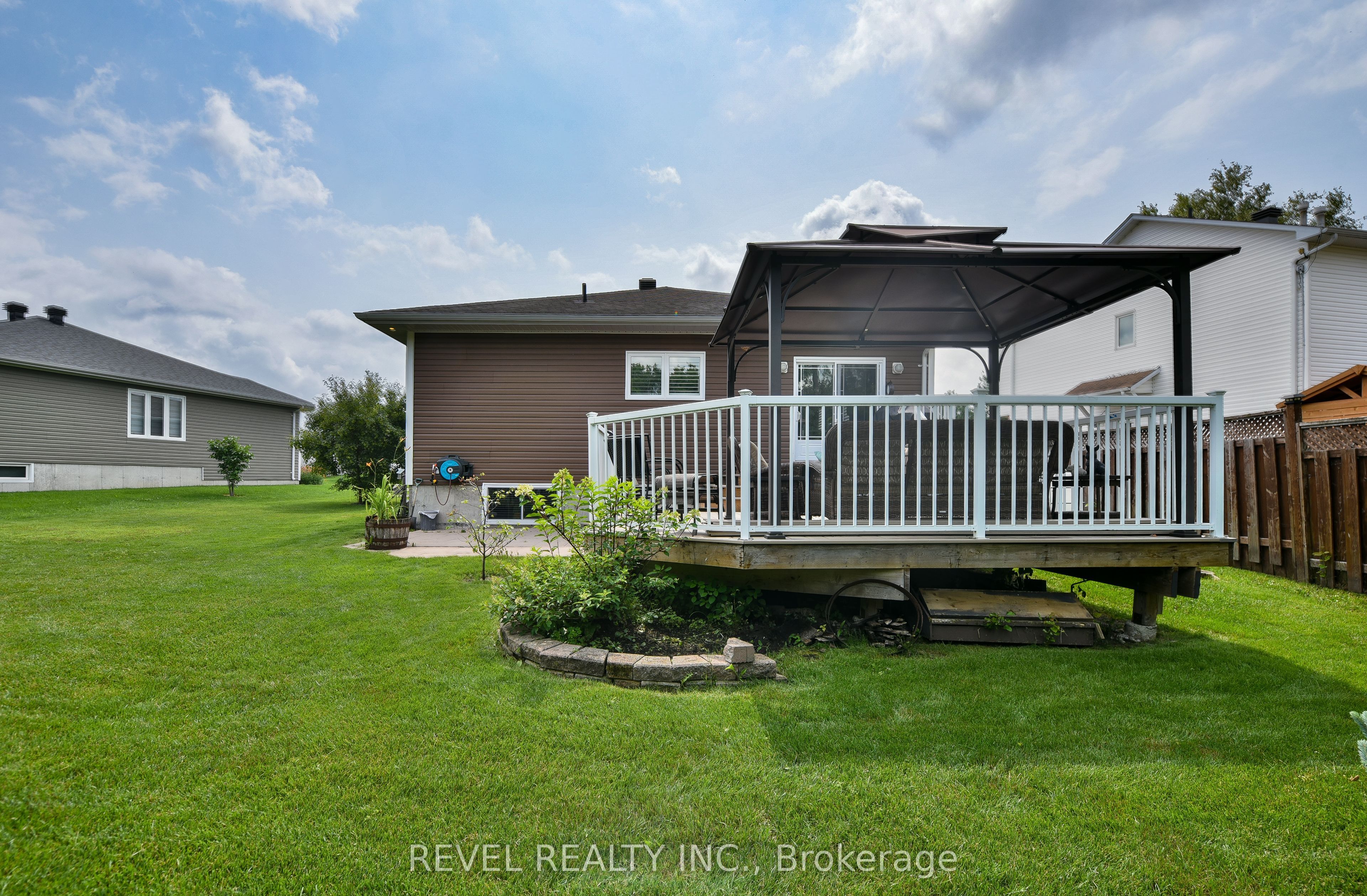 304 JV Bonhomme Boulevard, Timmins, ON P4P 1H5 photo 3