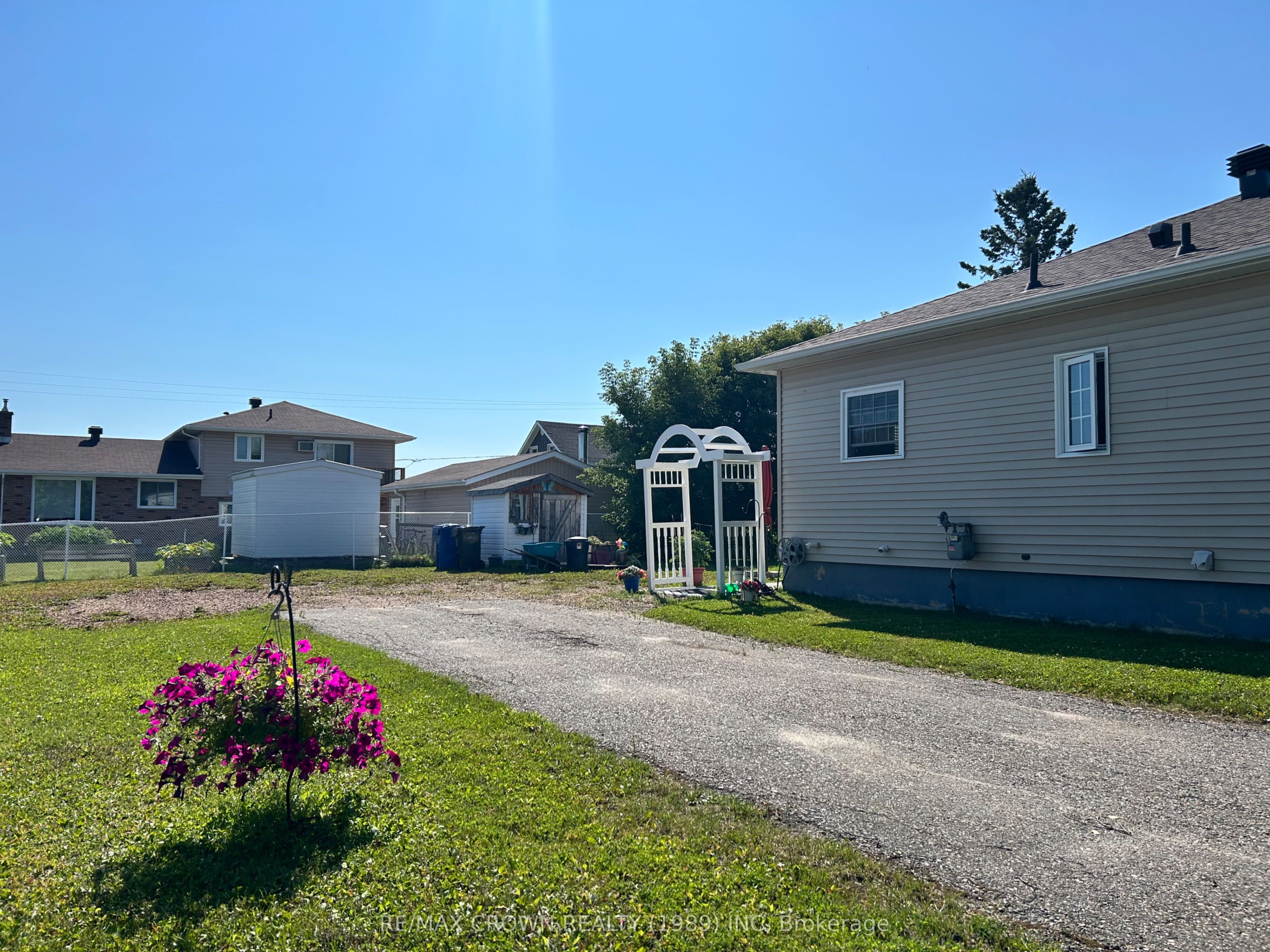 12 Erickson Avenue, Kapuskasing, ON P5N 2K7 photo 3