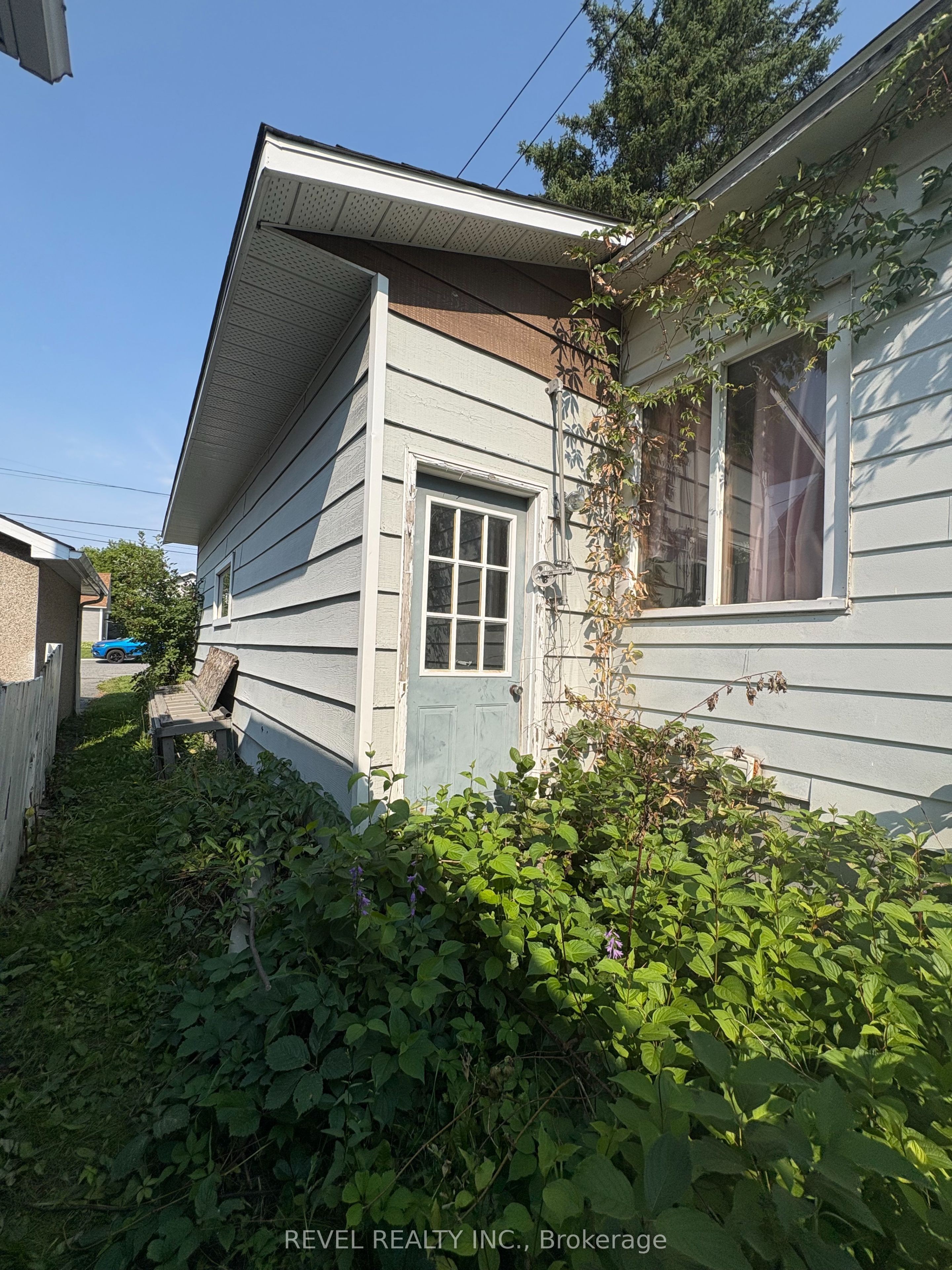 46 Charles Street, Timmins, ON P4N 5C3 photo 2