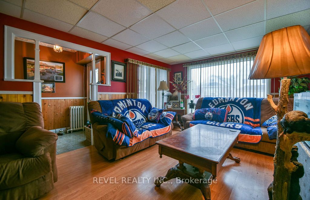 285 Elm Street S, Timmins, ON P4N 1X3 photo 3
