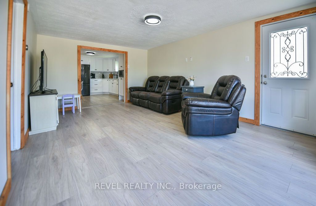 47 Essa Avenue, Timmins, ON P0N 1H0 photo 3