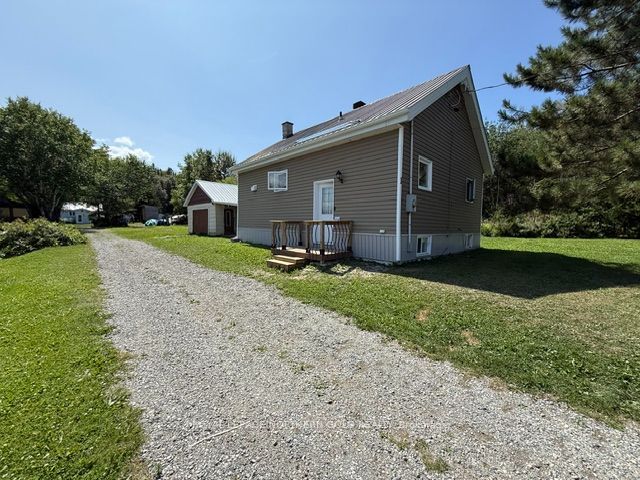 1 Thompson Street, McGarry, ON P0K 1X0