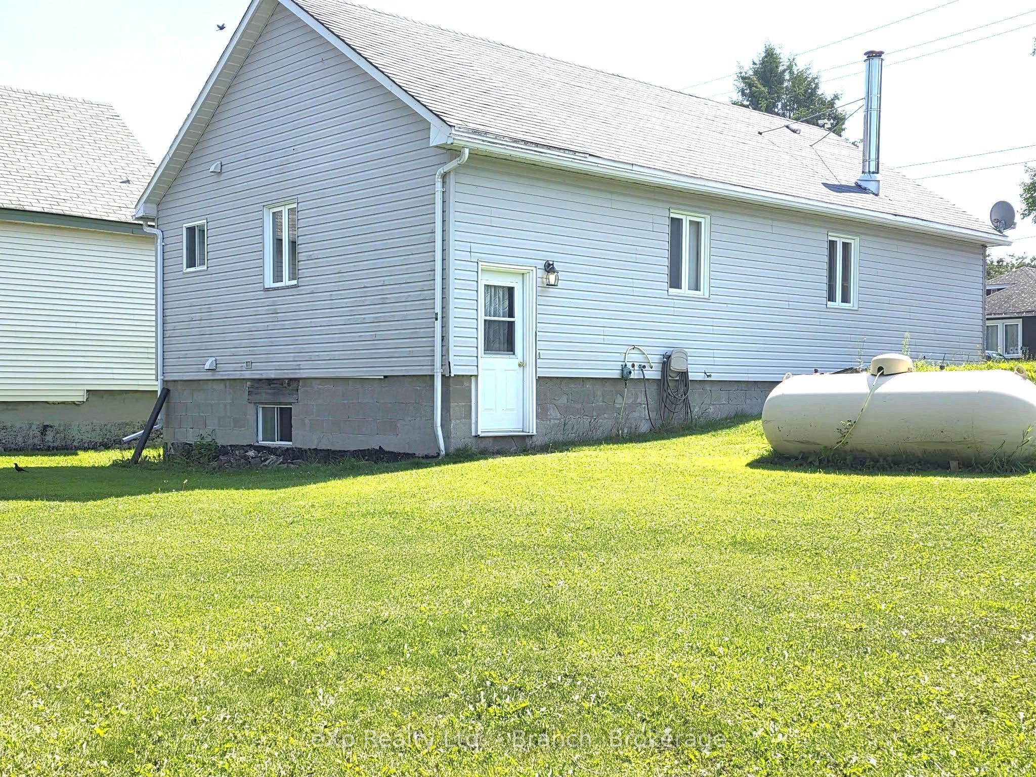 34 Third Avenue, Kirkland Lake, ON P0K 1L0 photo 3