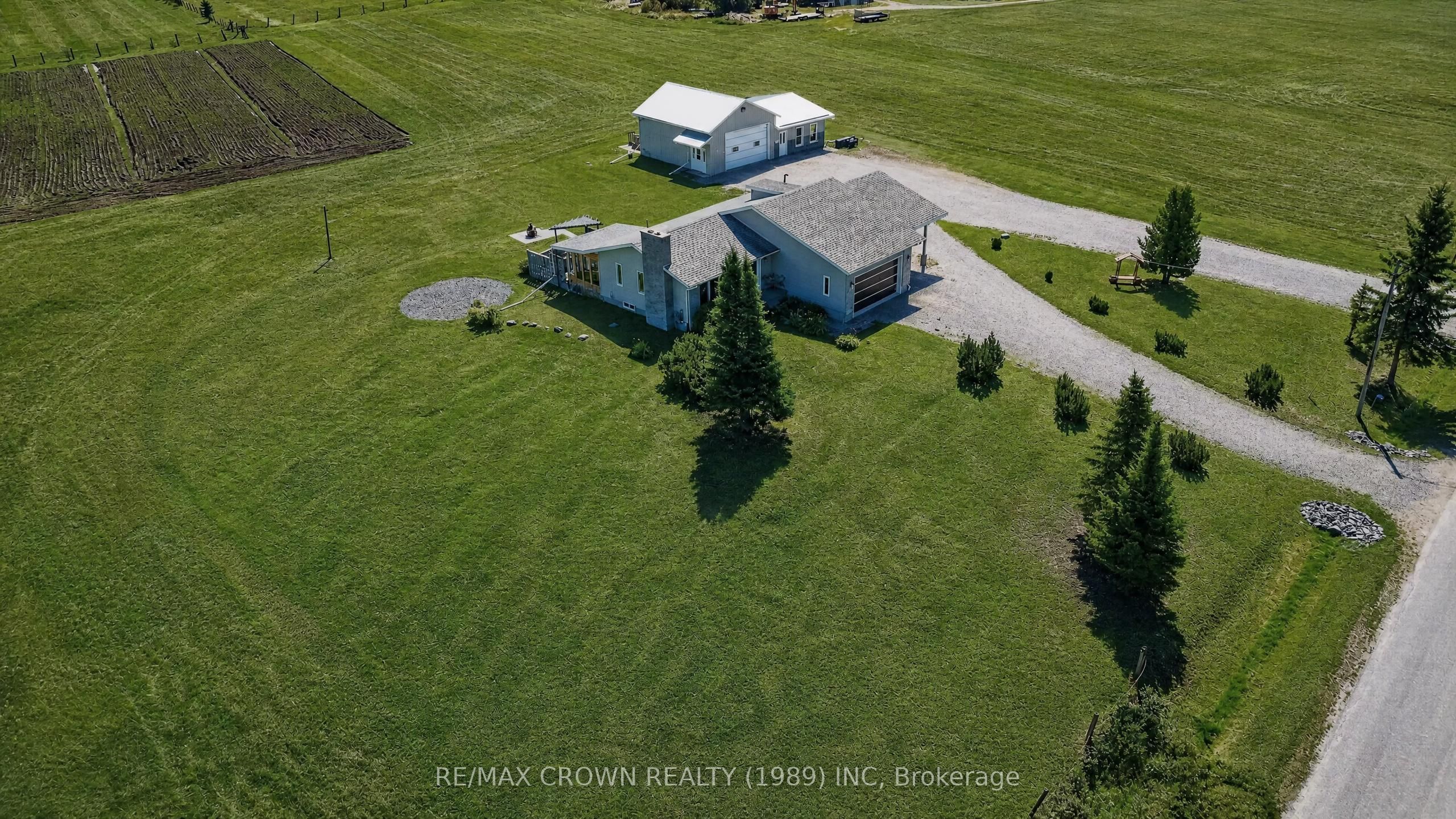 53 Cloutier Road N, Hearst, ON P0L 1N0 photo 2
