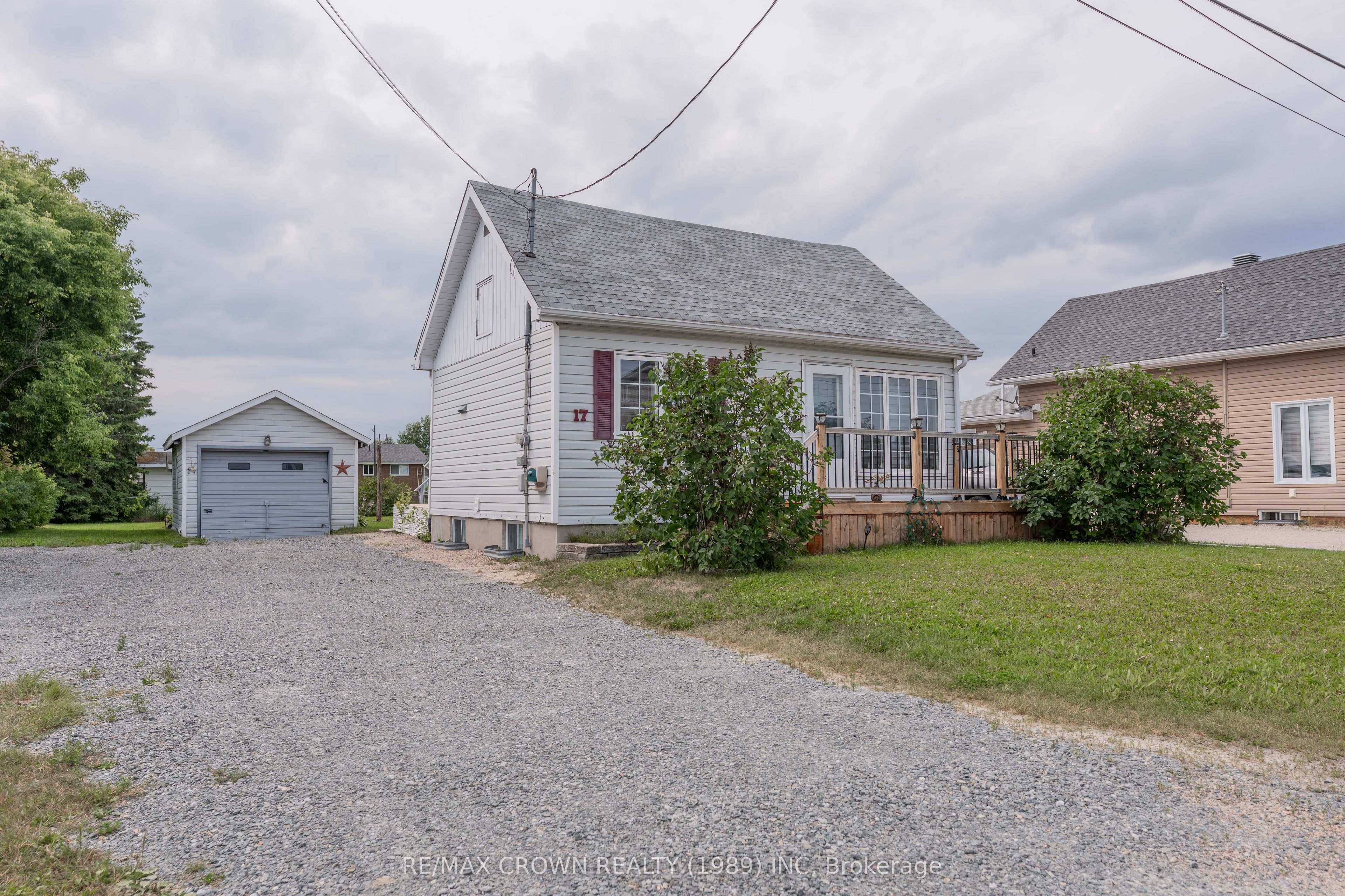 17 Marquette Crescent, Kapuskasing, ON P5N 2K4