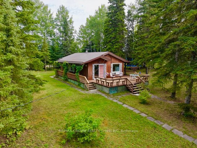 2 WEST BAY Road, Hearst, ON P0L 1N0
