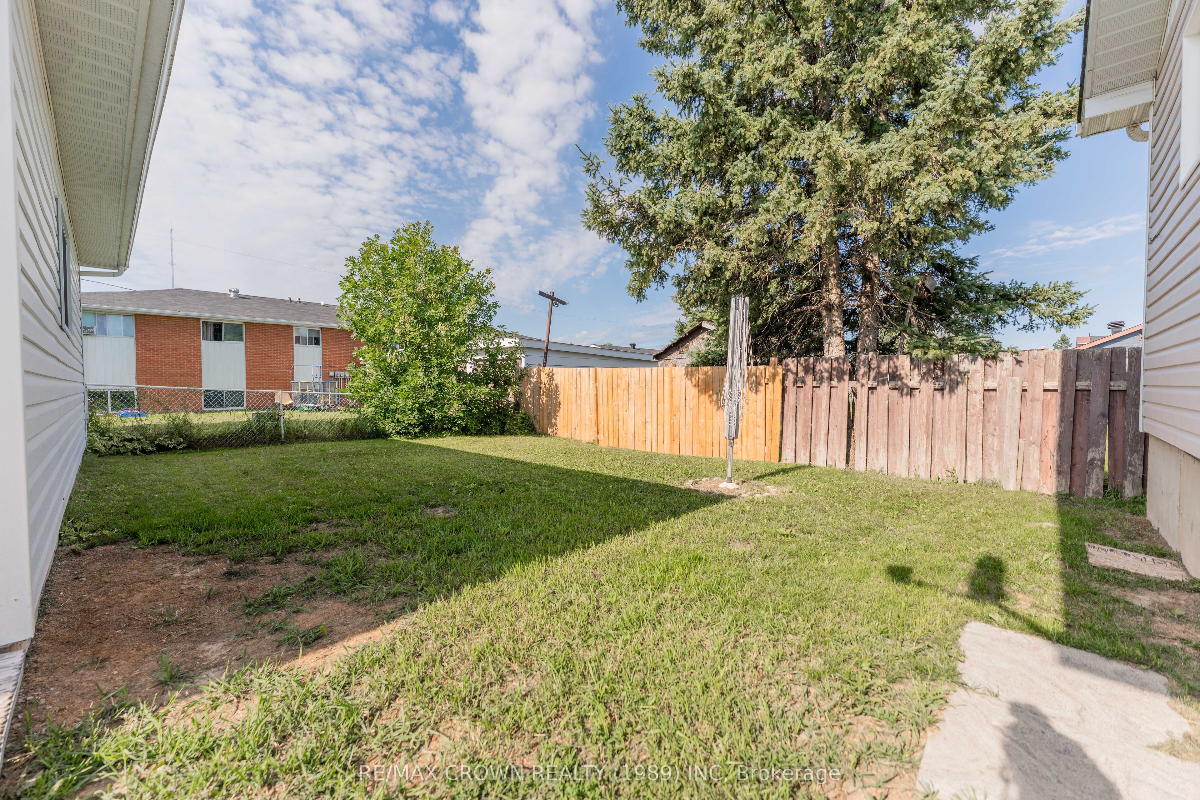 19 Lemarier Street, Kapuskasing, ON P5N 2S7 photo 4
