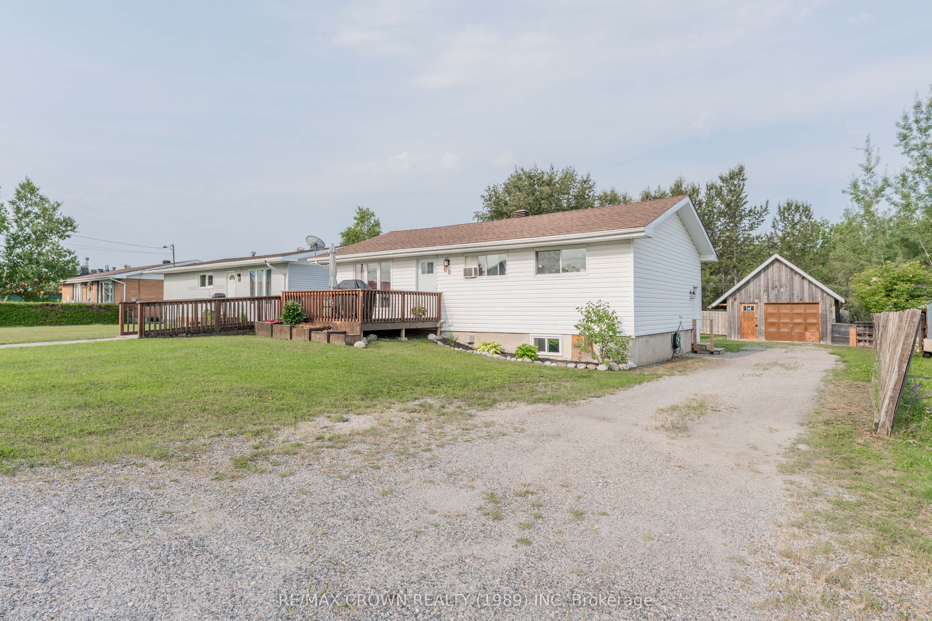 50 Dupont Street, Smooth Rock Falls, ON P0L 2B0