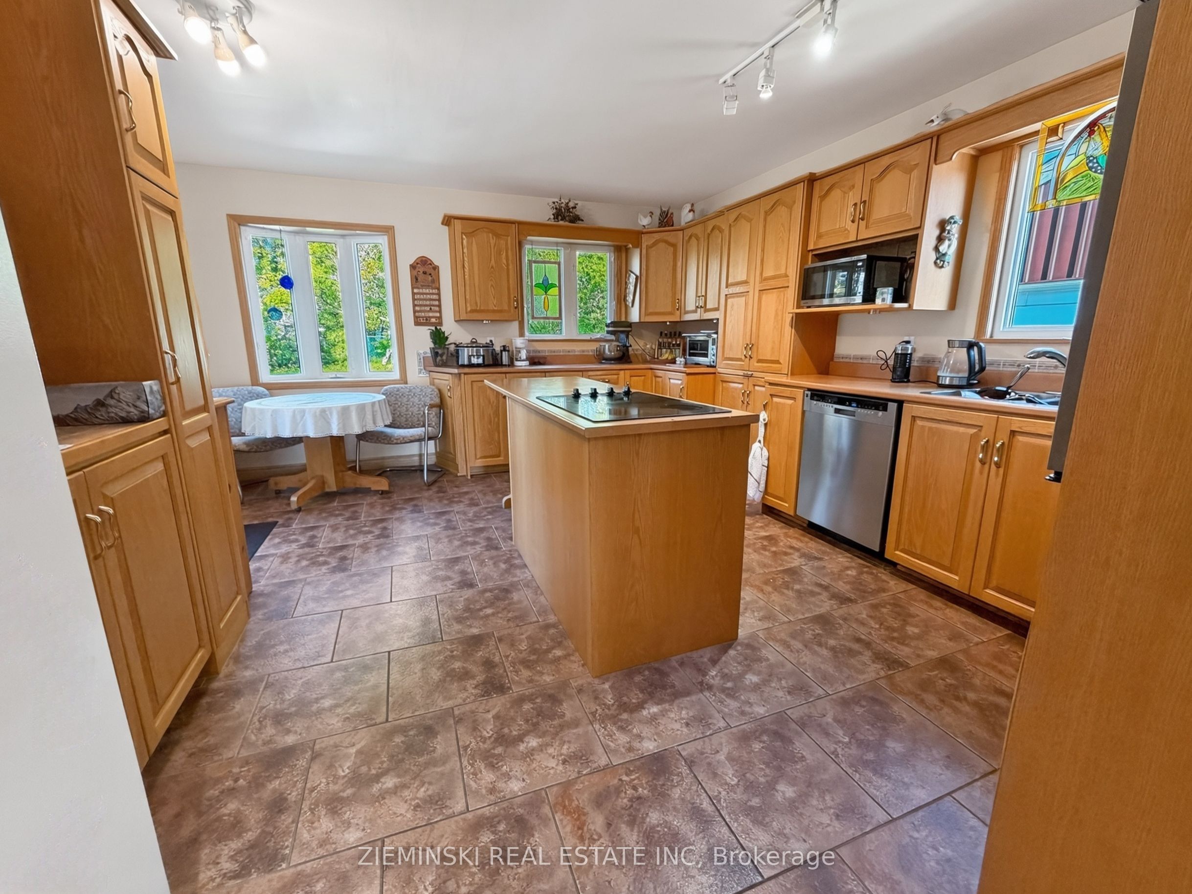 284 Fourteenth Avenue, Cochrane, ON P0L 1C0 photo 2