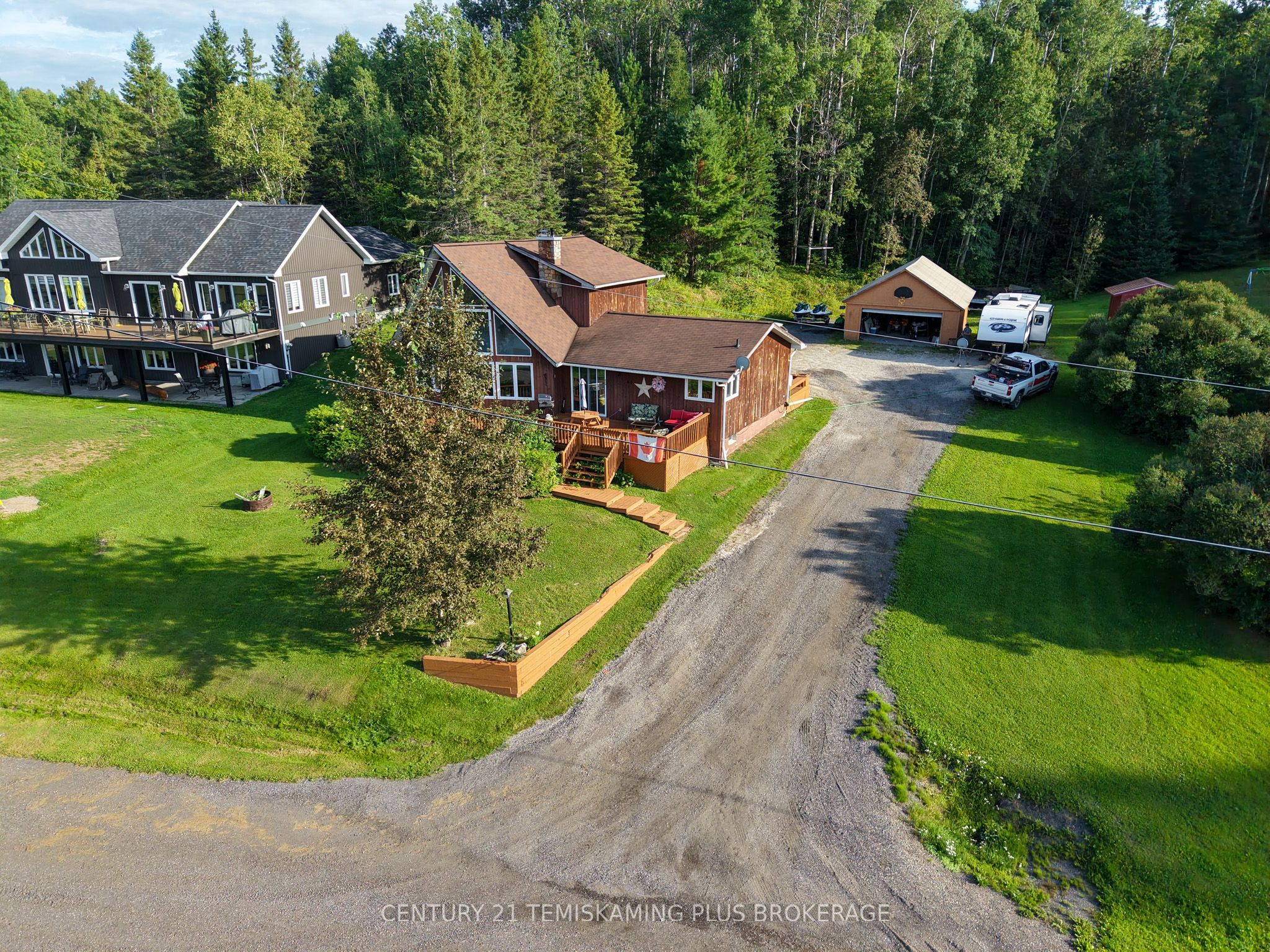 65 Lakeshore Avenue, Englehart, ON P0J 1B0 photo 2