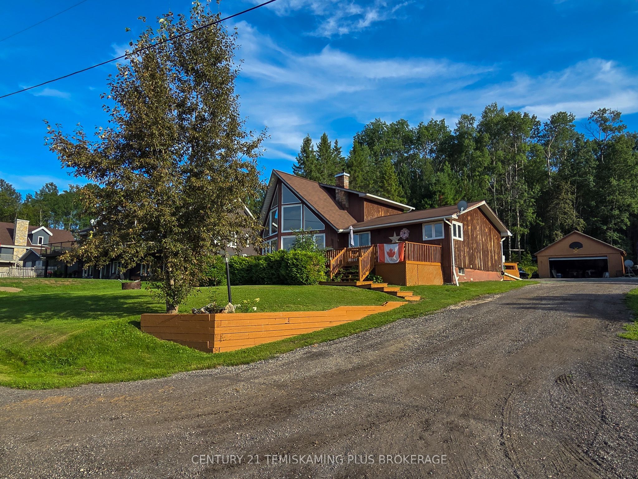 65 Lakeshore Avenue, Englehart, ON P0J 1B0 photo 3