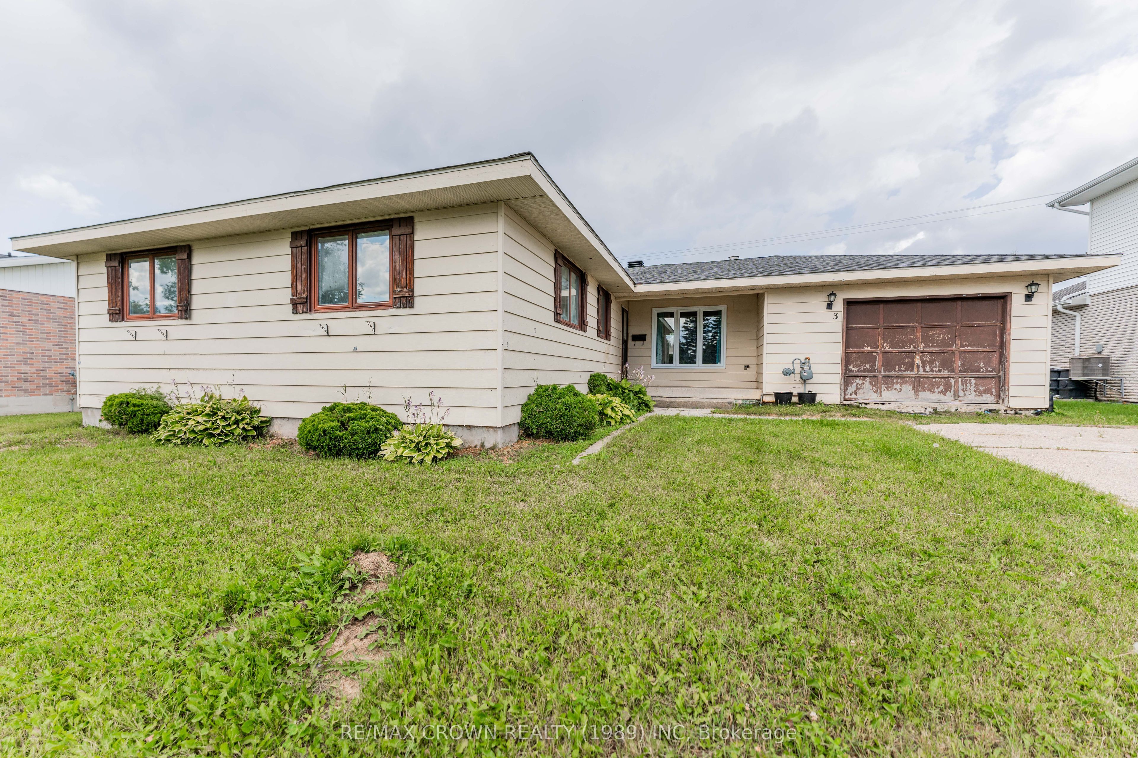 3 Clark Street, Kapuskasing, ON P5N 1L3 photo 4