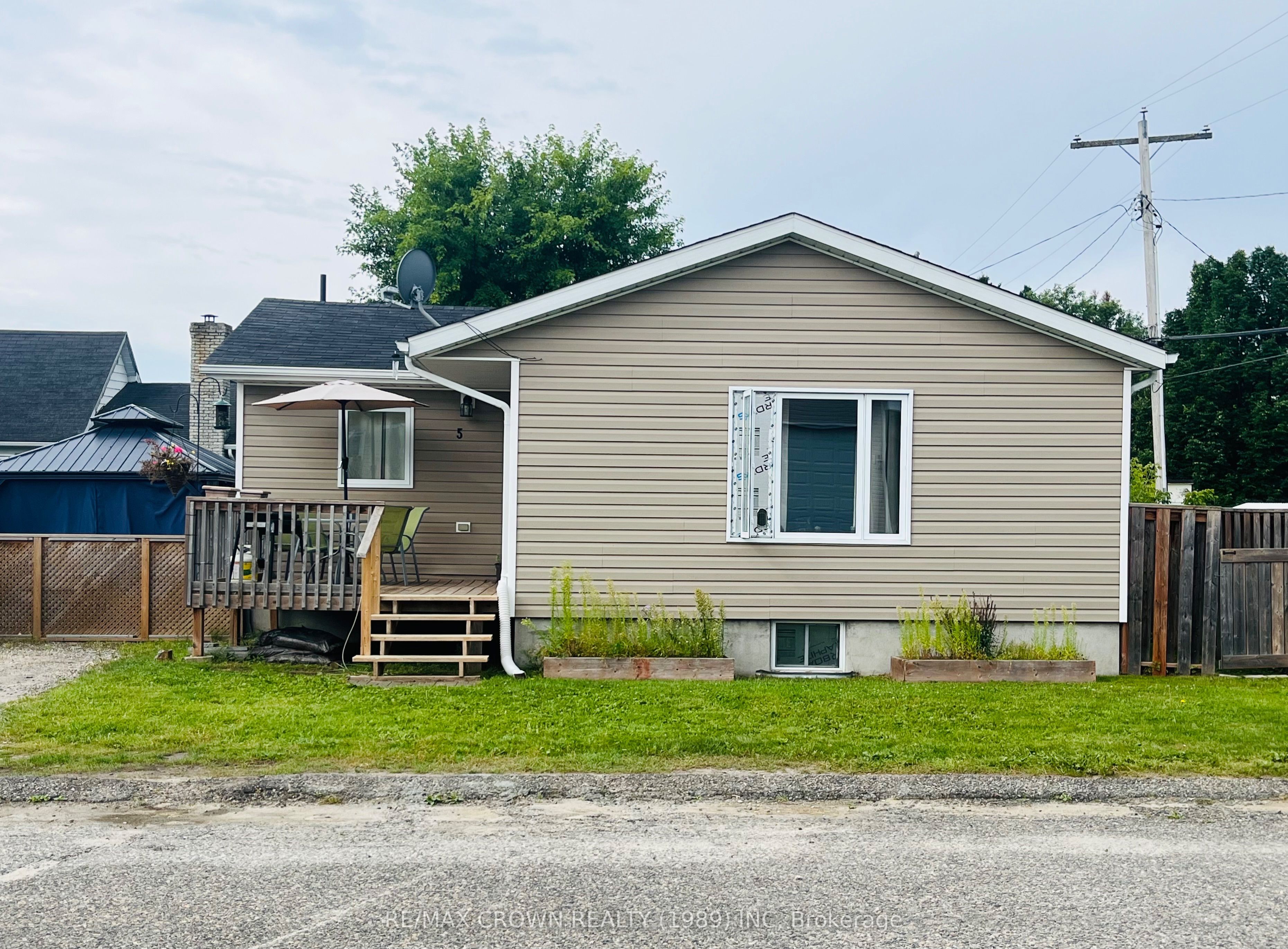 5 Glen Avenue, Cochrane, ON P0L 1C0 photo 2