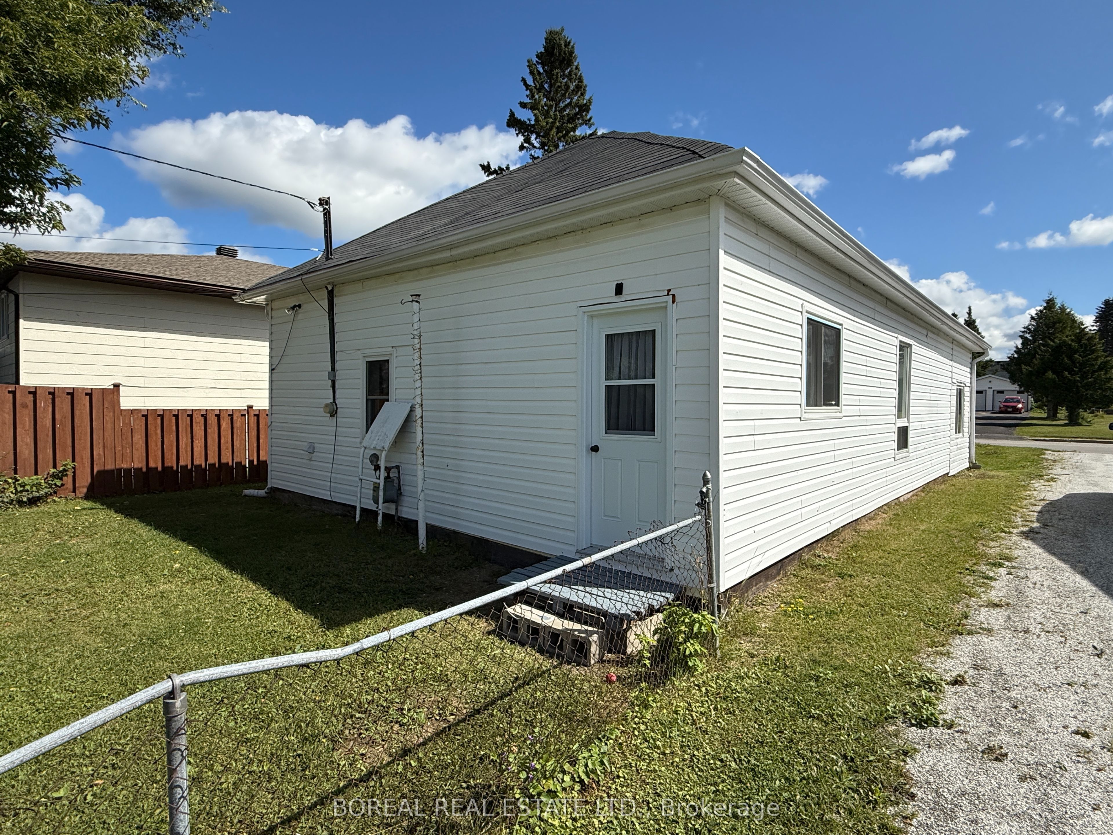 193 Twelfth Avenue, Cochrane, ON P0L 1C0 photo 5