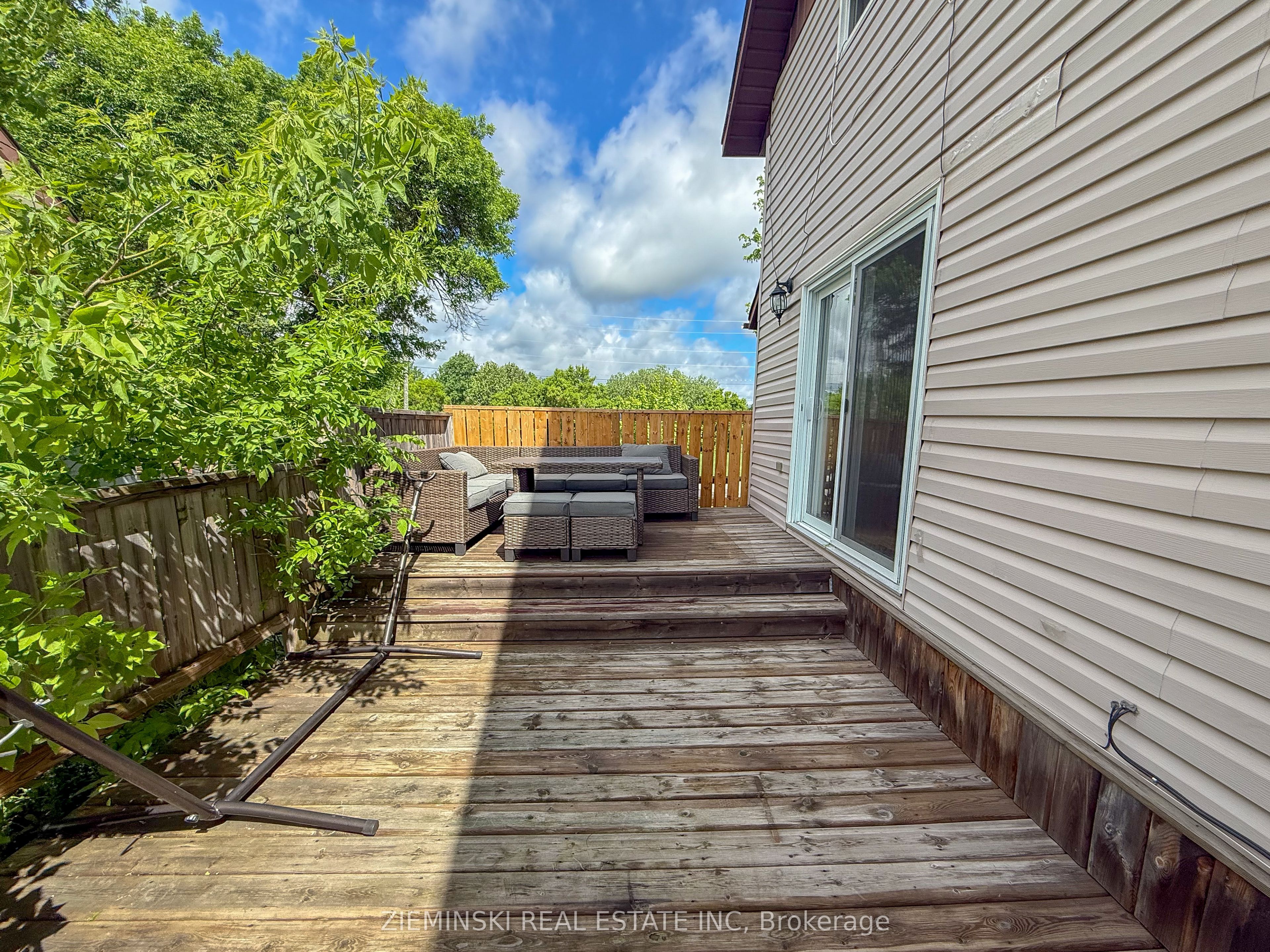 143 Essex Avenue, Iroquois Falls, ON P0K 1E0 photo 4