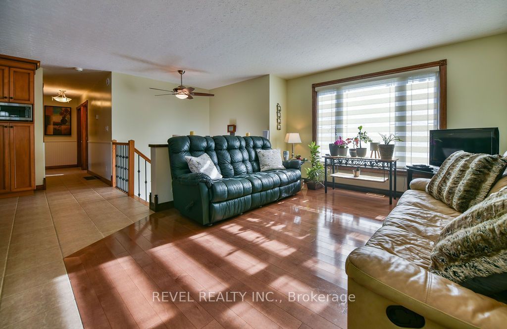 299 Dorans Road, Timmins, ON P4N 7C7 photo 2